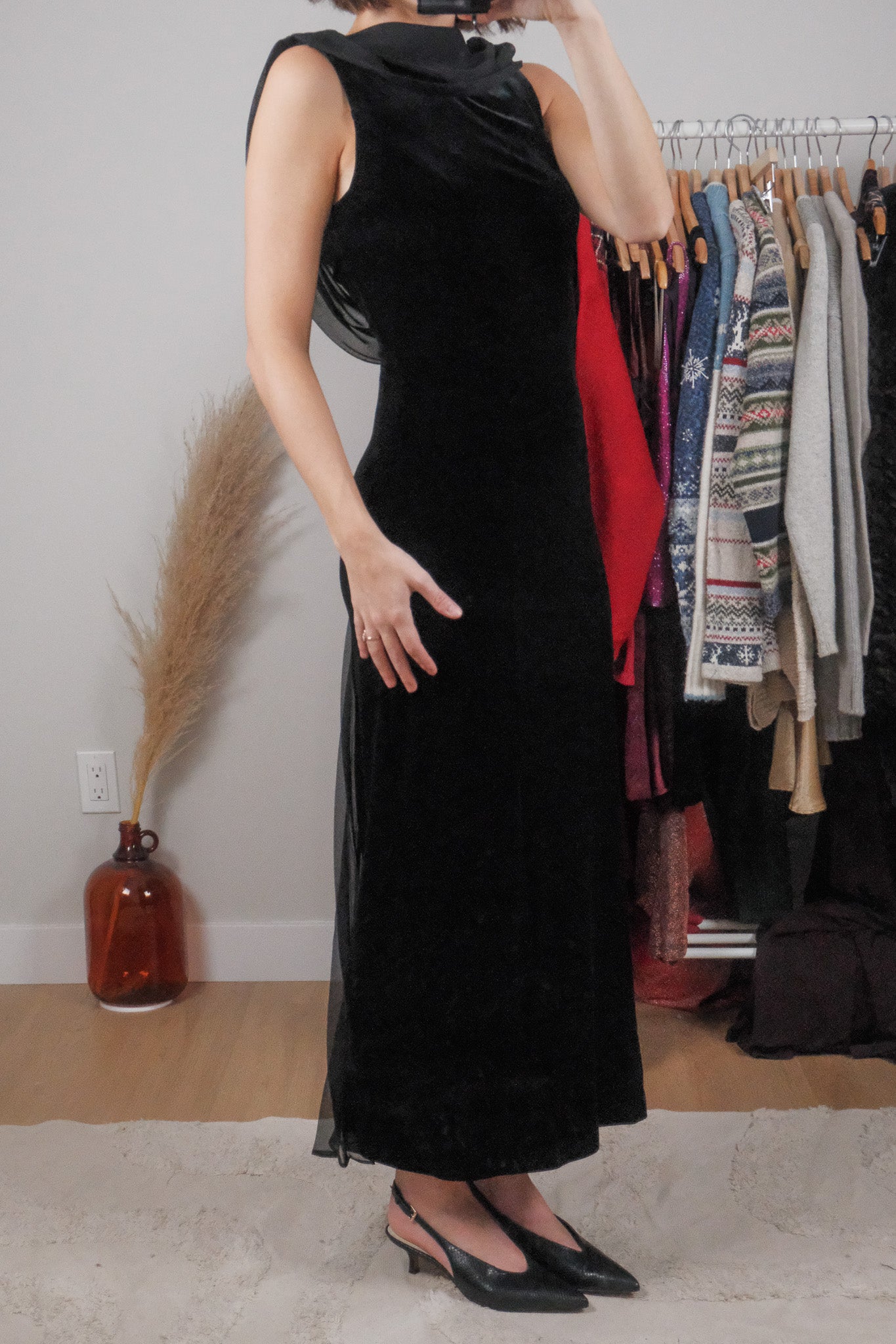 Made in Canada x Vintage x Velvet Low Back Maxi Dress (XS/S)