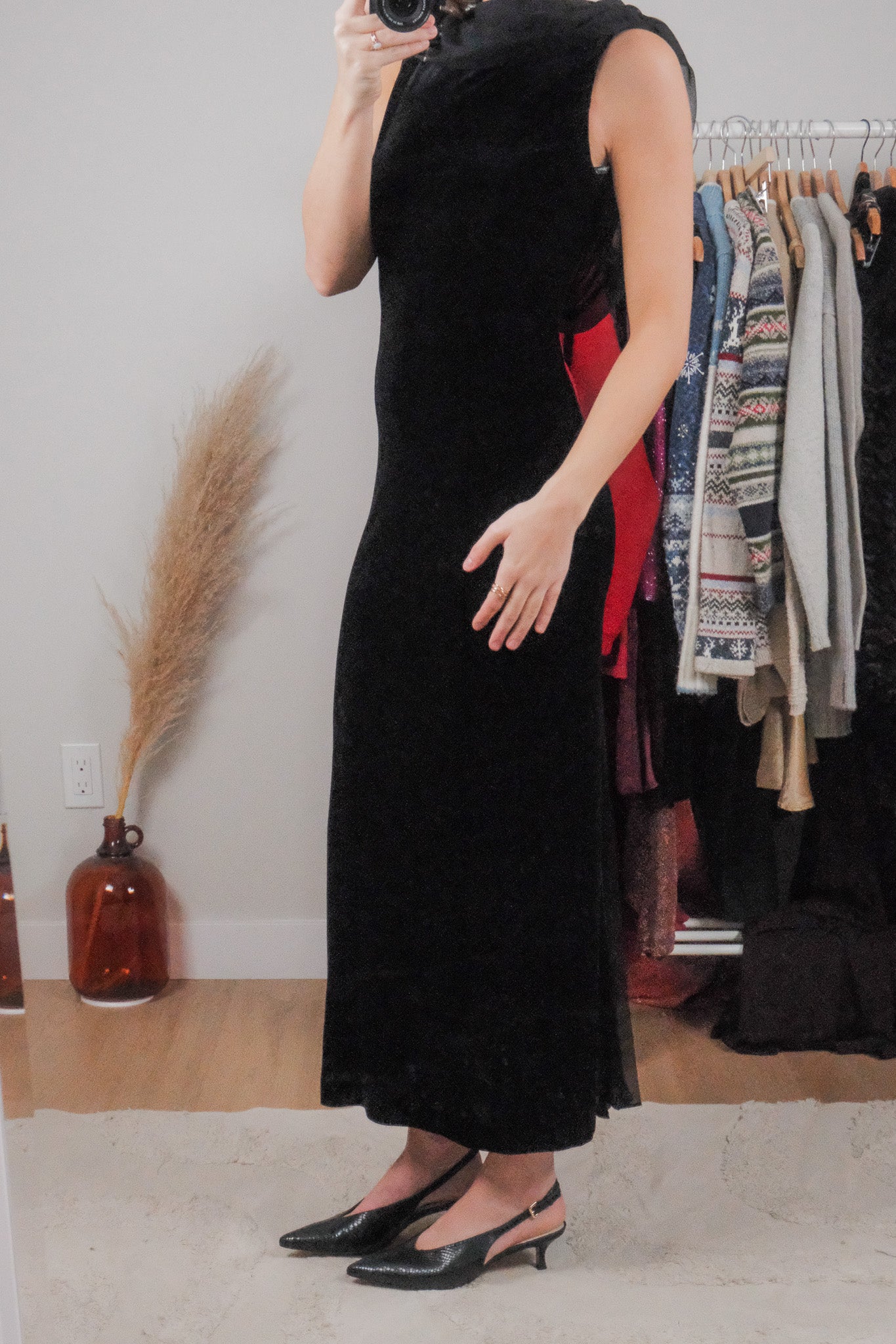 Made in Canada x Vintage x Velvet Low Back Maxi Dress (XS/S)