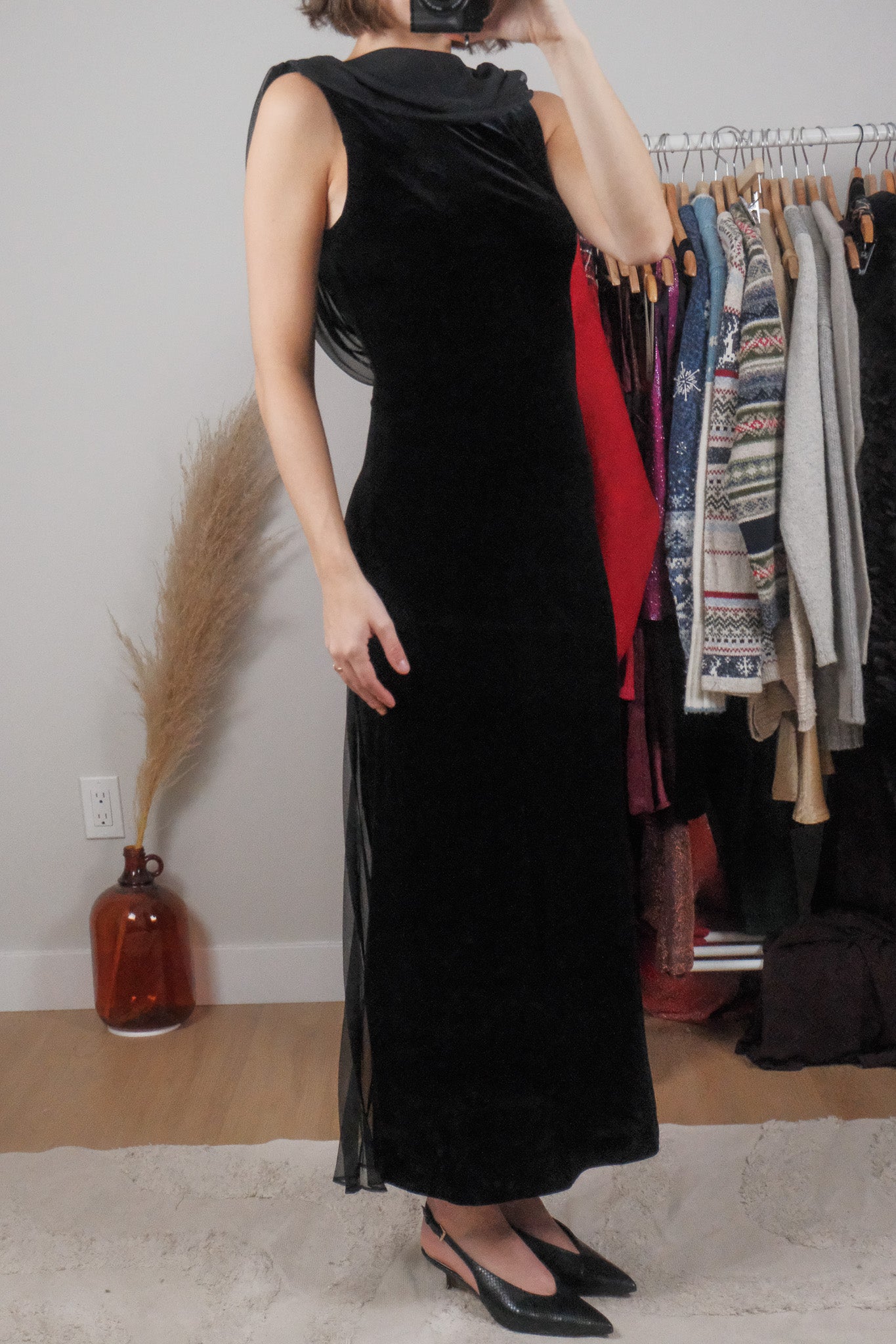 Made in Canada x Vintage x Velvet Low Back Maxi Dress (XS/S)