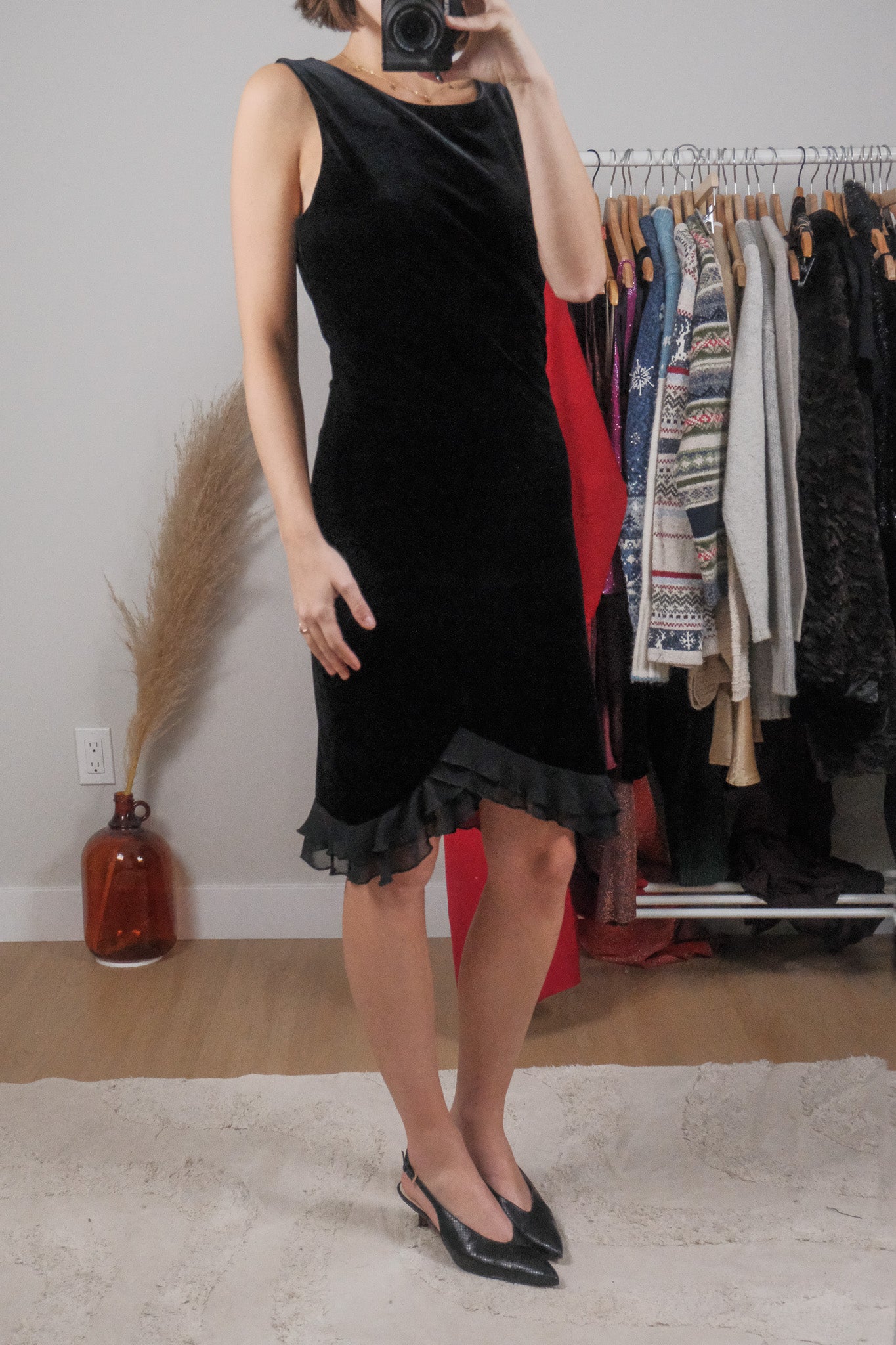 Made in Canada x Vintage x Velvet Midi Dress (8)
