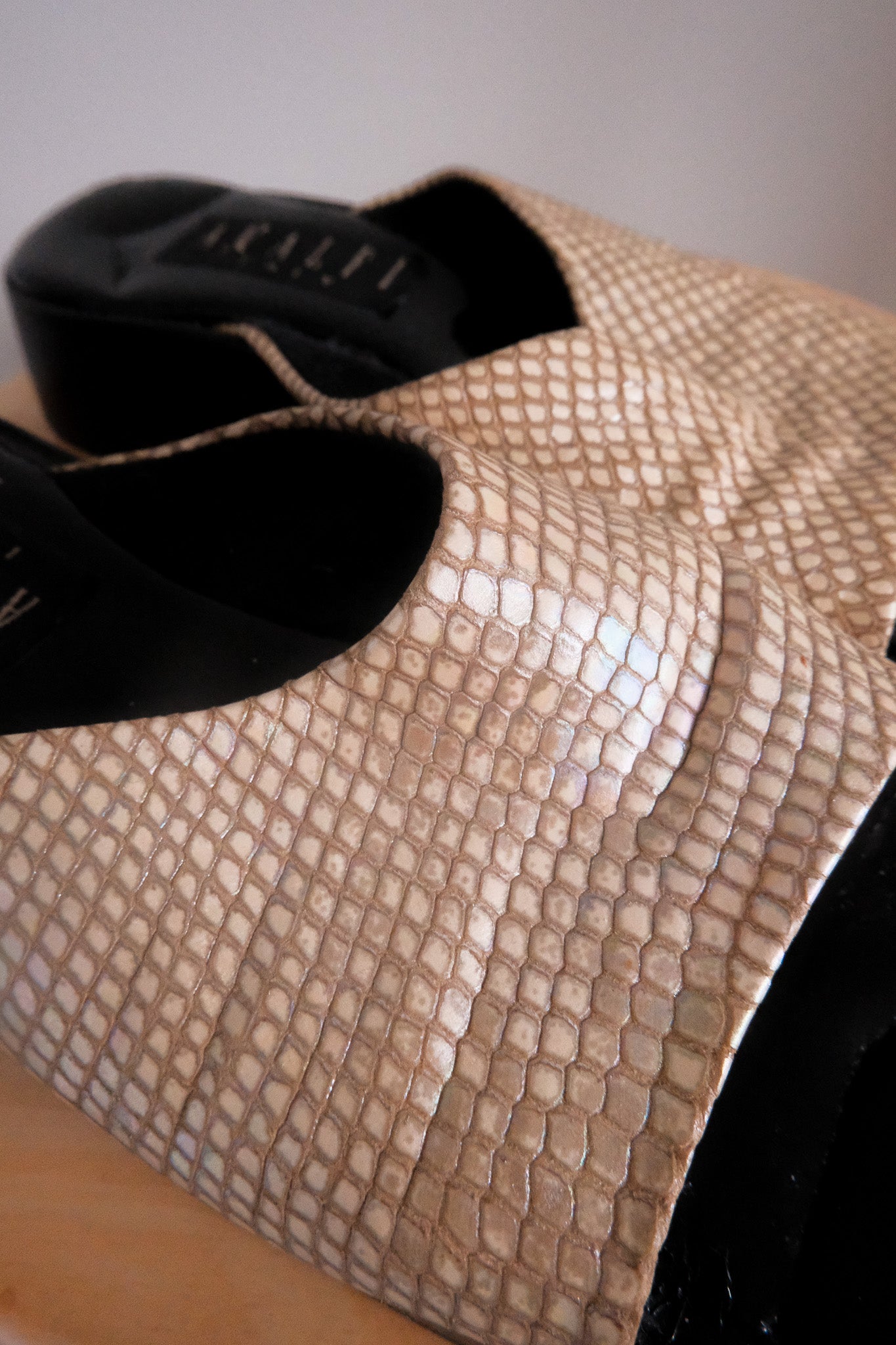 Made in Italy x Vintage x Iridescent Slides (7.5)