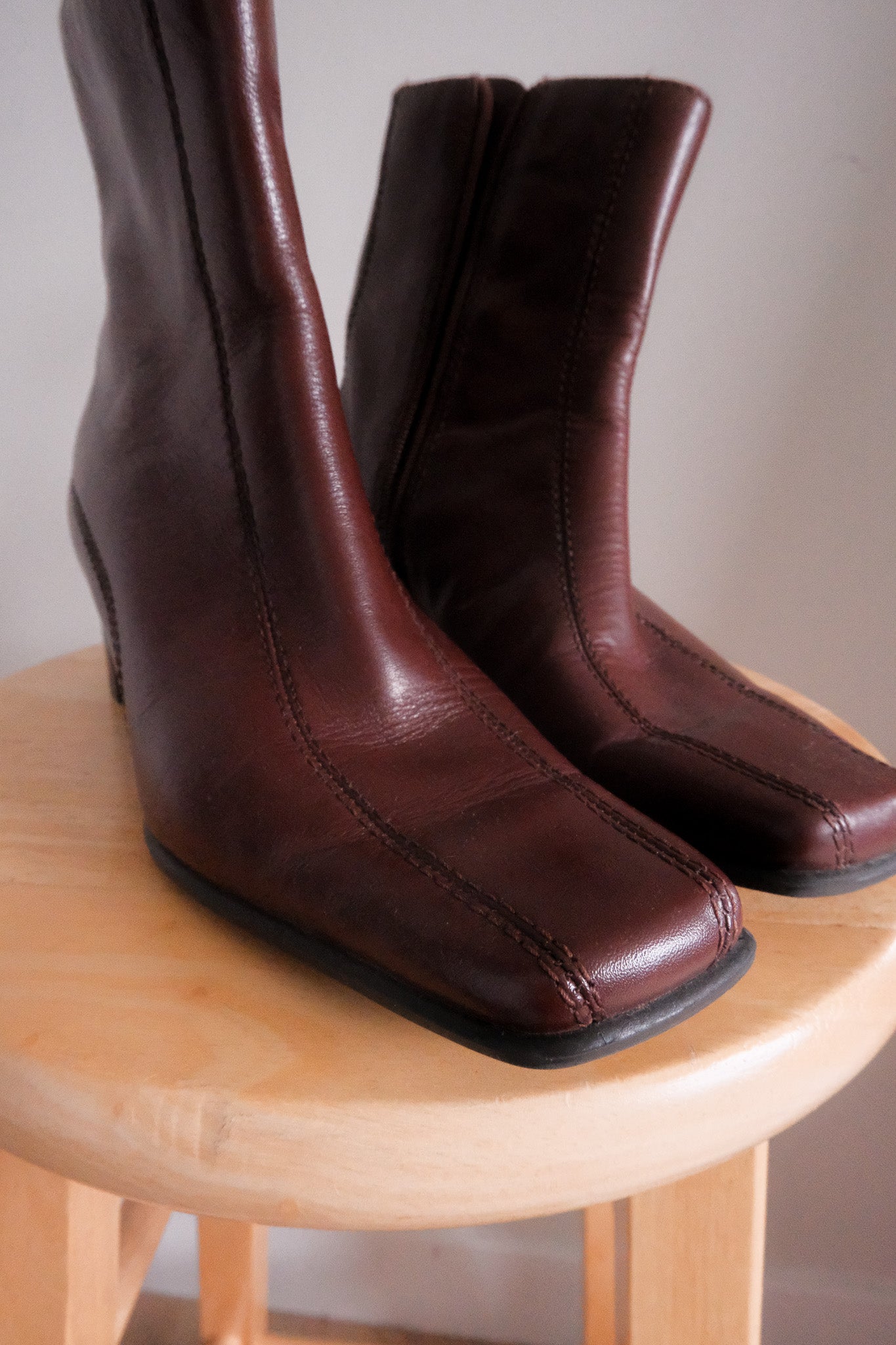 Vintage x Leather Square Toe Boots (6/6.5)