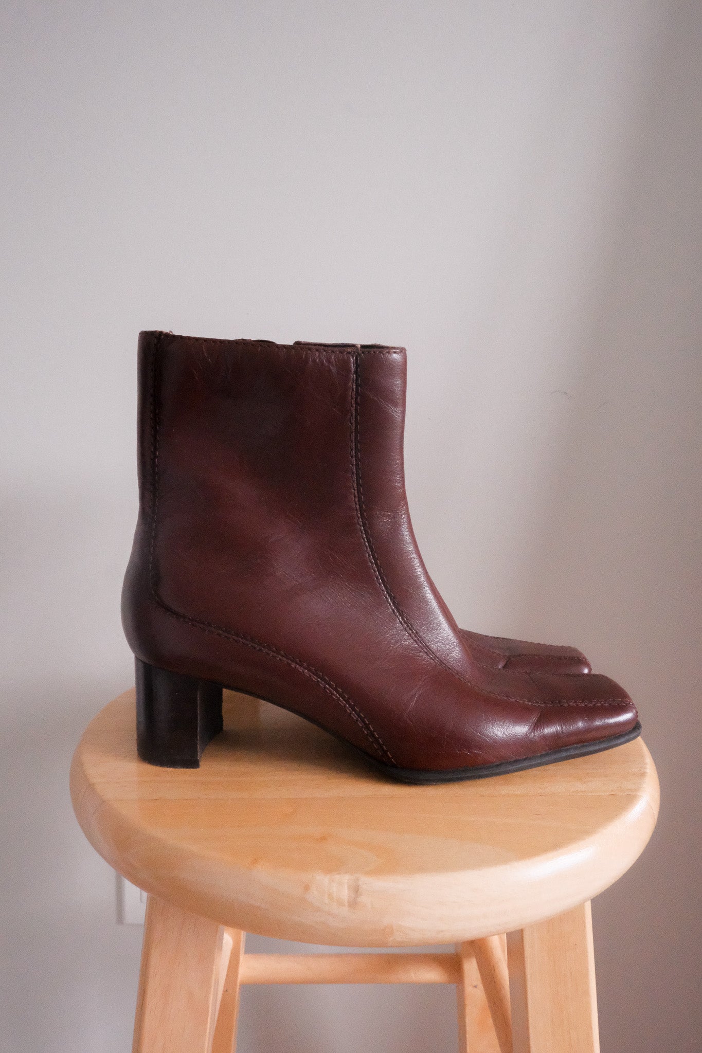 Vintage x Leather Square Toe Boots (6/6.5)