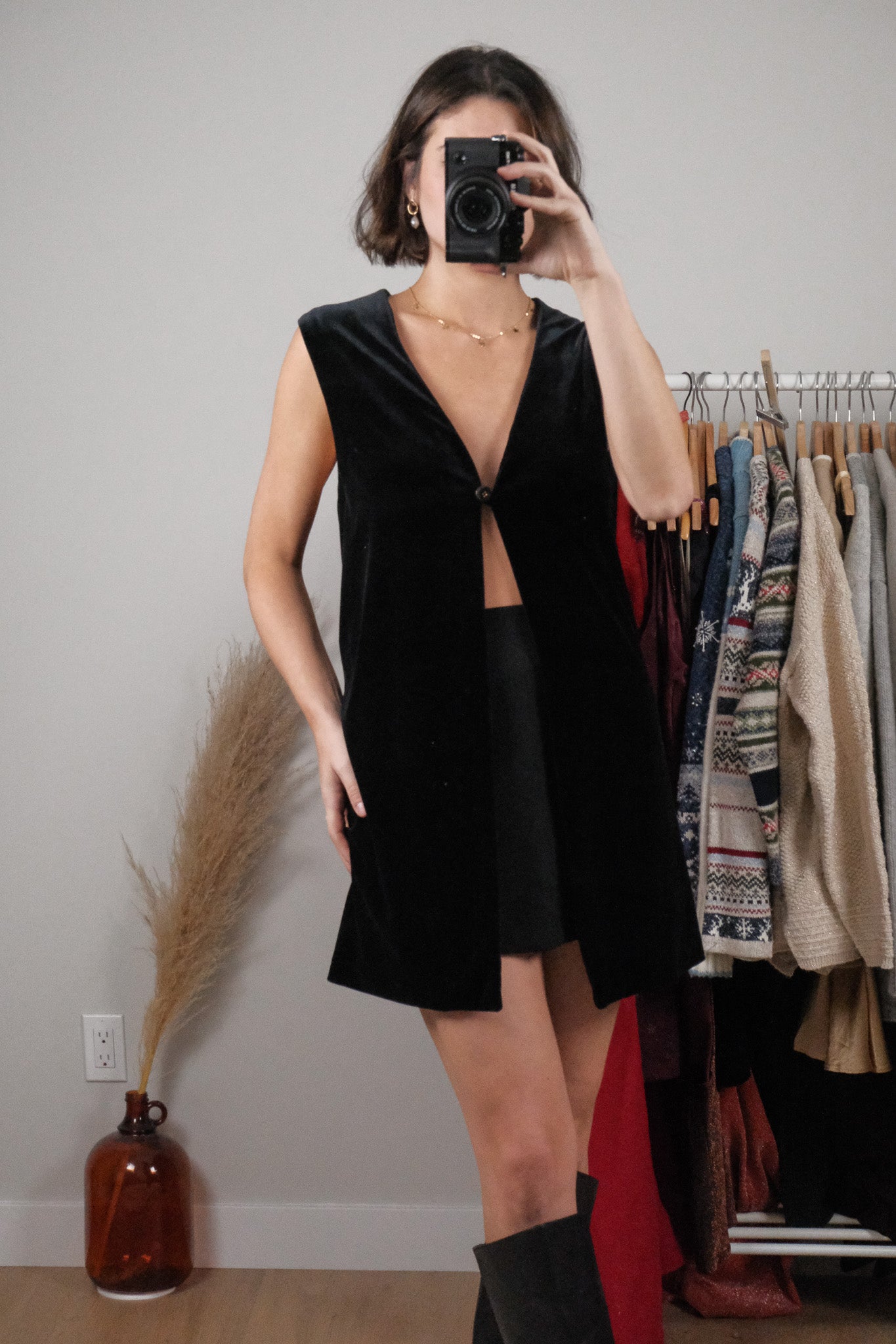 Made in Canada x Vintage x Velvet Long Vest (M)