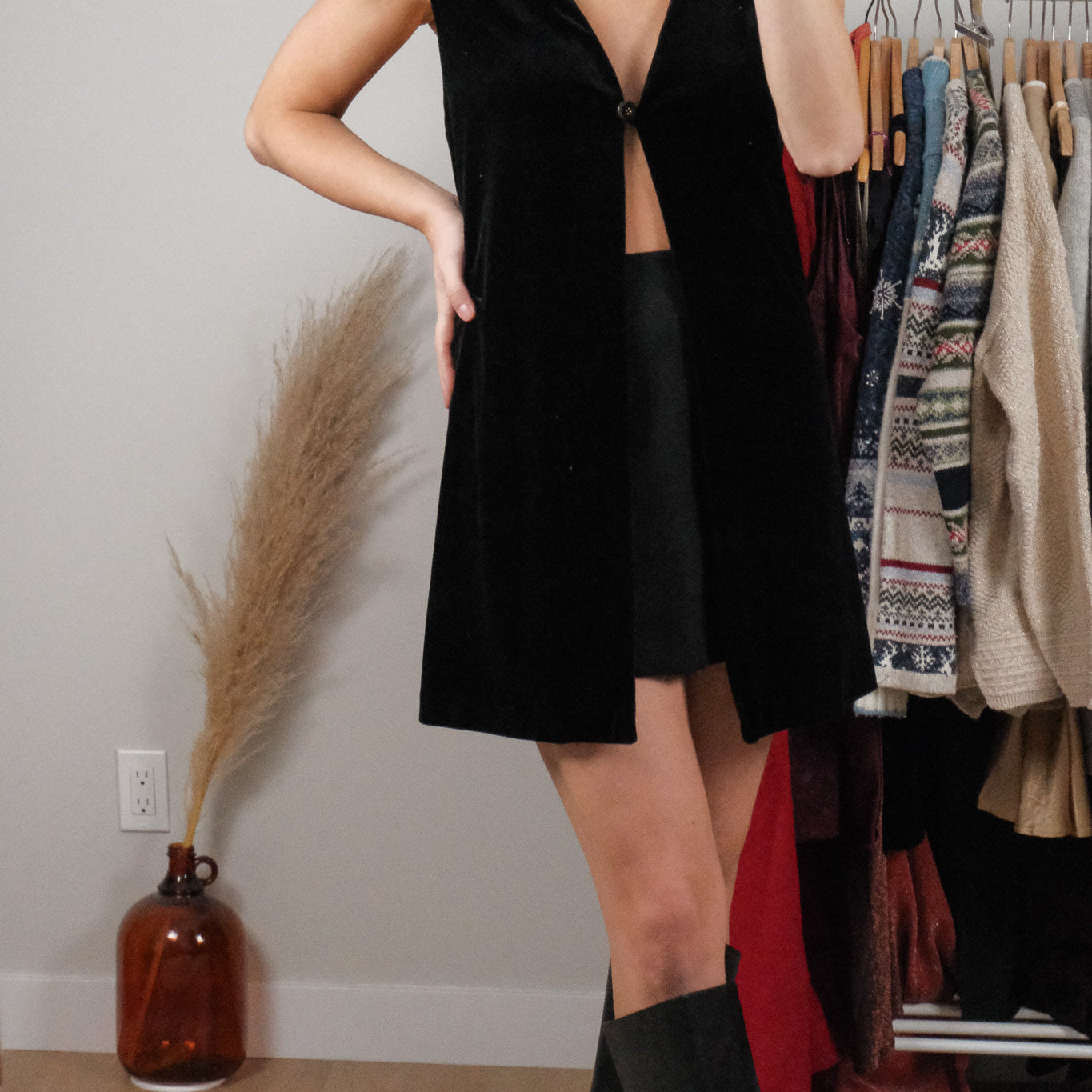 Made in Canada x Vintage x Velvet Long Vest (M)