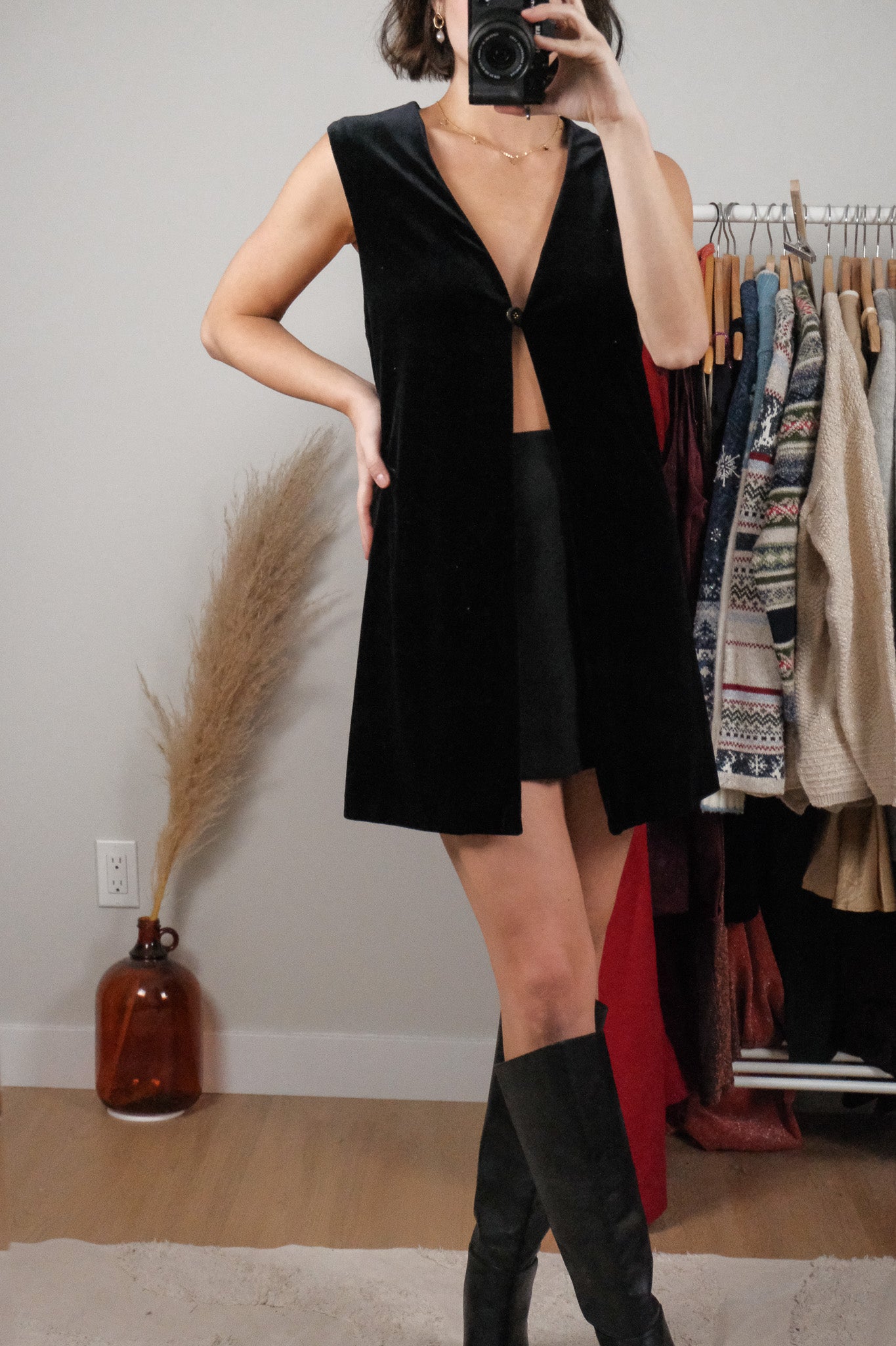 Made in Canada x Vintage x Velvet Long Vest (M)