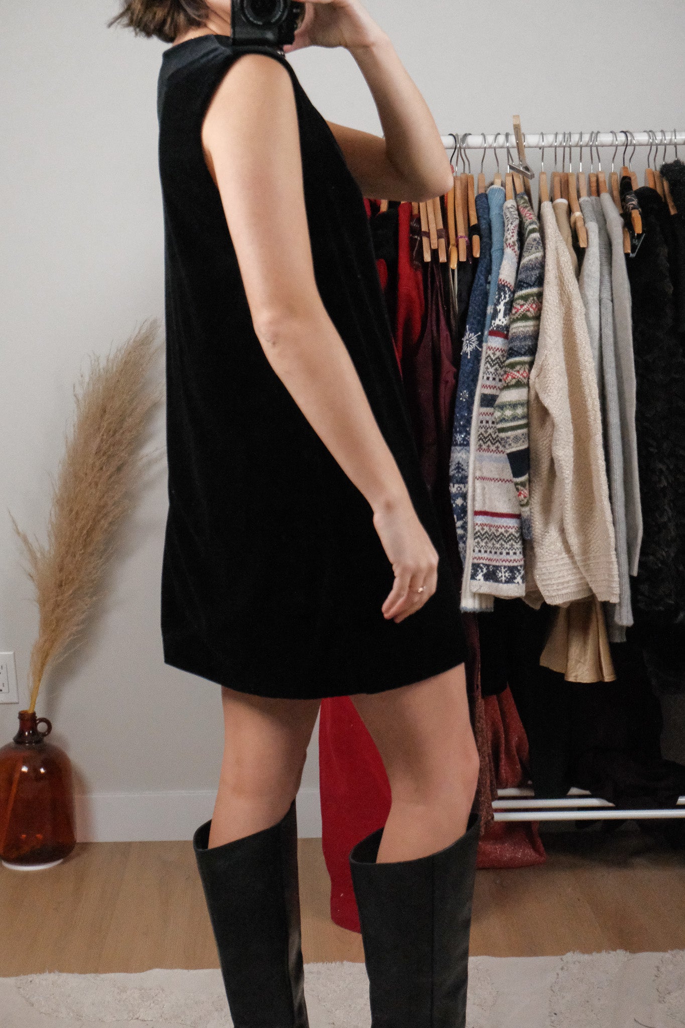 Made in Canada x Vintage x Velvet Long Vest (M)