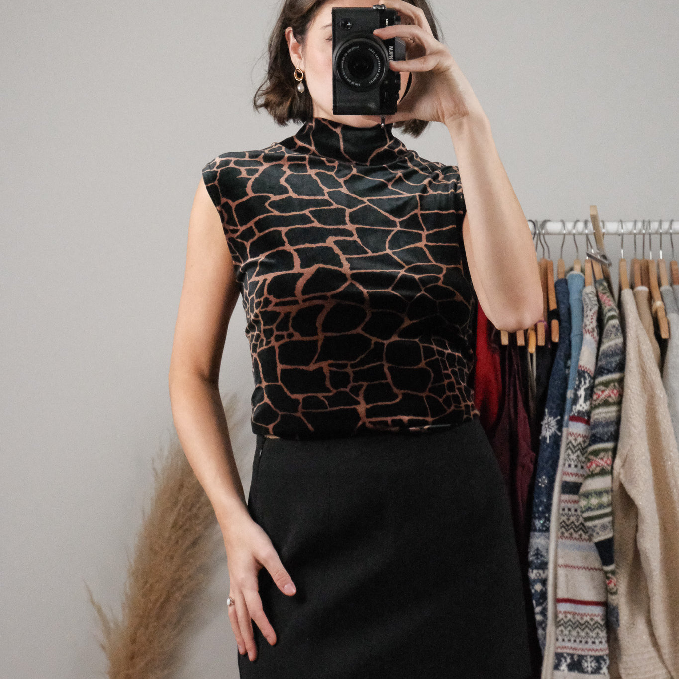 Made in Canada x Vintage x Velvet Patterned Tank (L/XL)