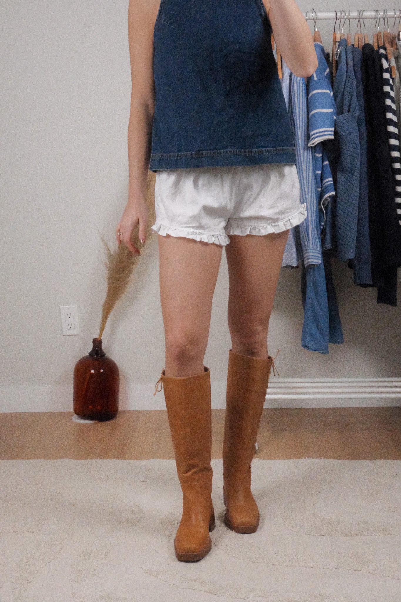 Aritzia x Low-Rise Bloomer Shorts (XS-S)