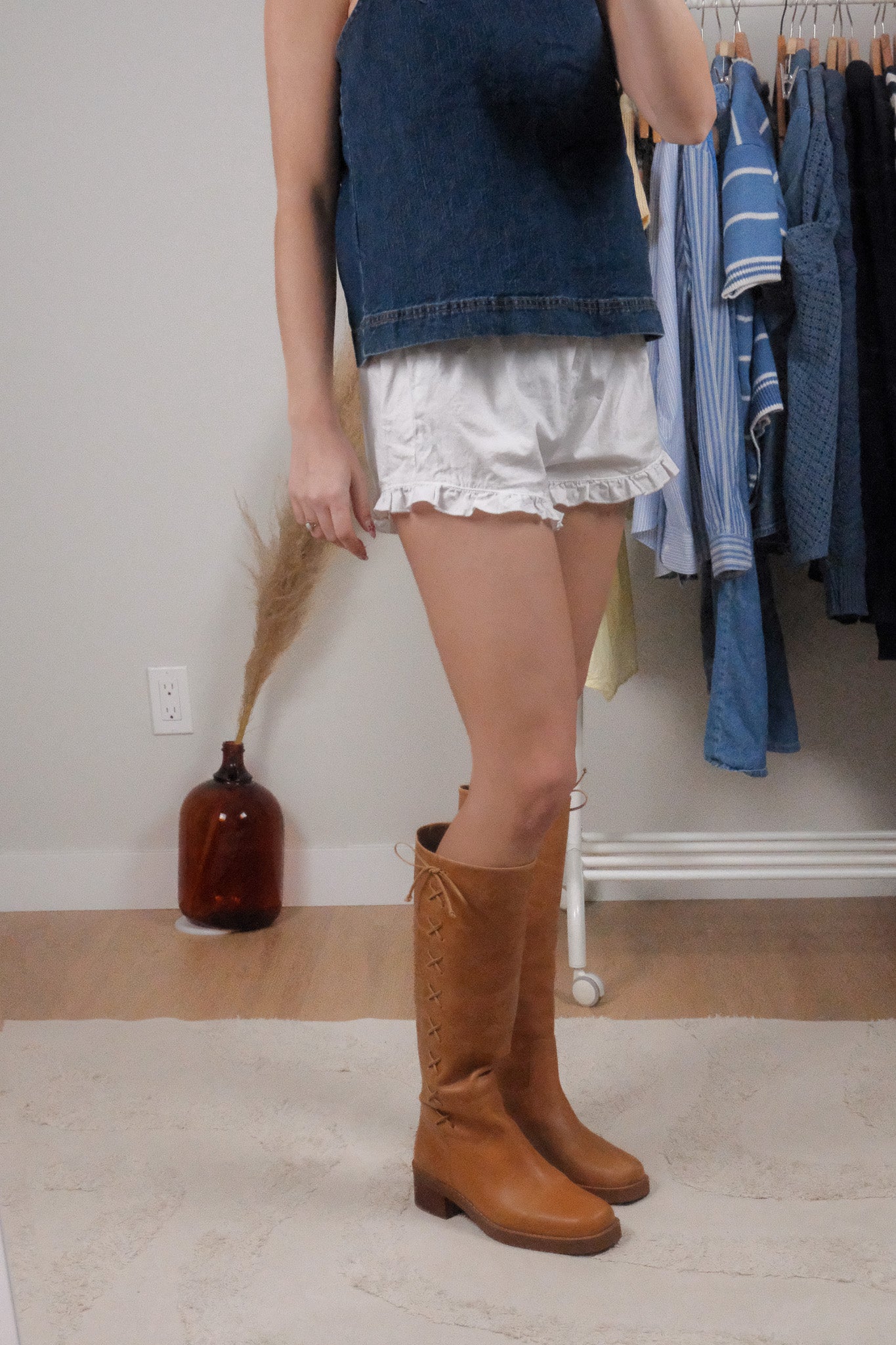 Aritzia x Low-Rise Bloomer Shorts (XS-S)