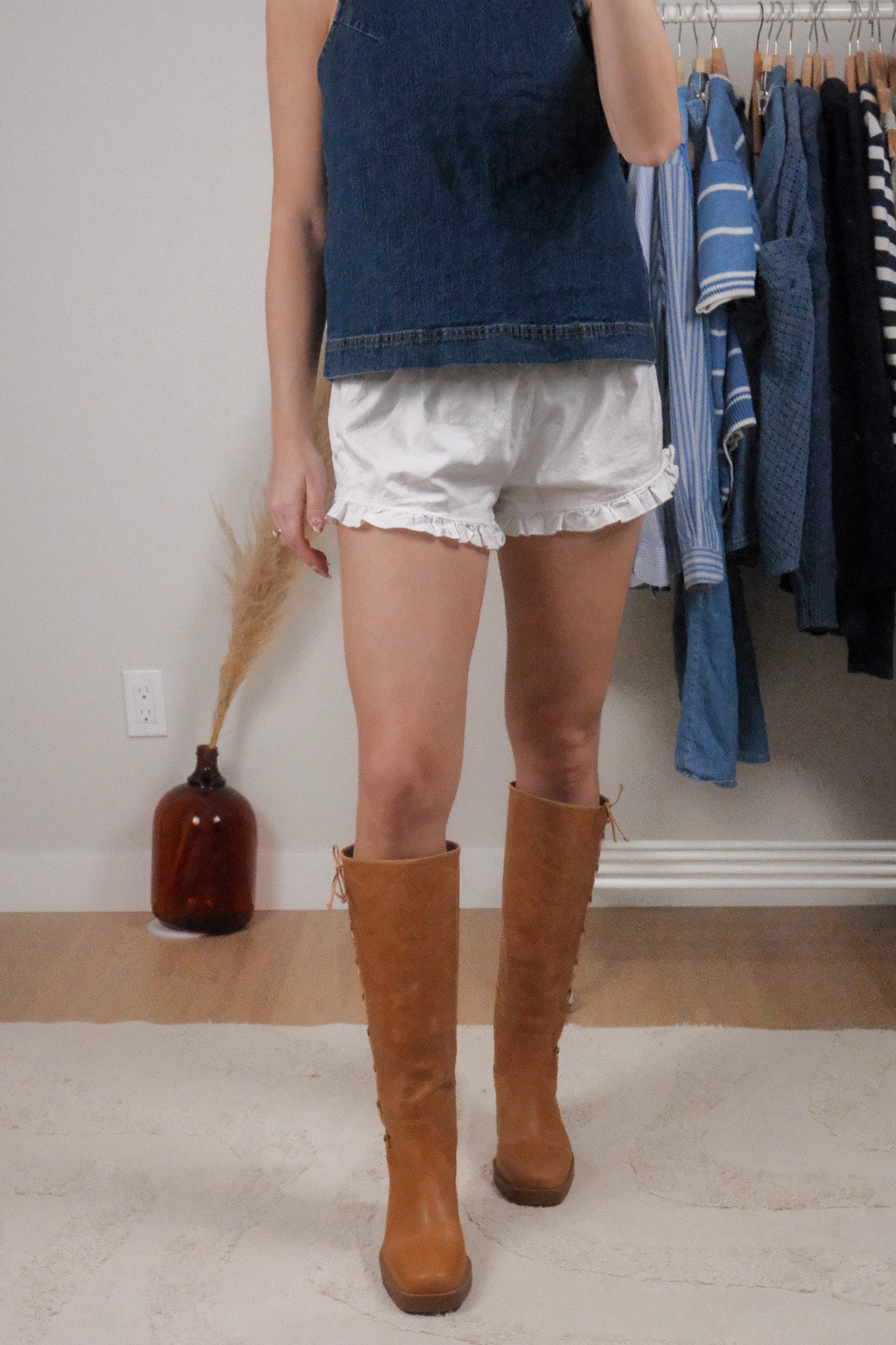 Aritzia x Low-Rise Bloomer Shorts (XS-S)