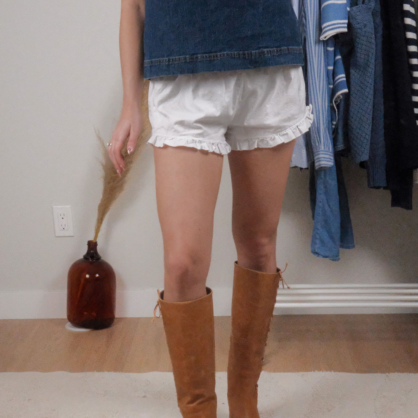 Aritzia x Low-Rise Bloomer Shorts (XS-S)