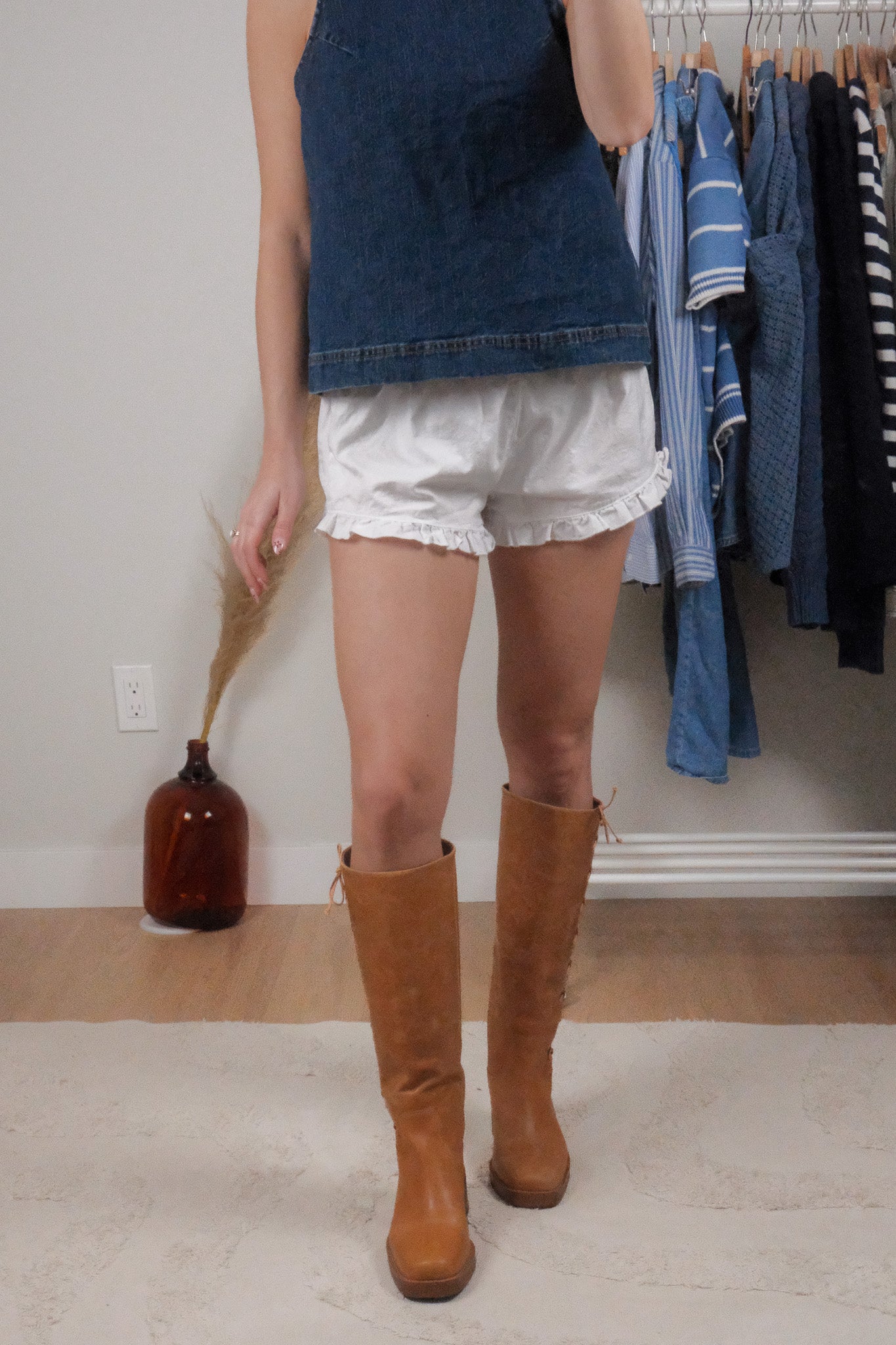 Aritzia x Low-Rise Bloomer Shorts (XS-S)