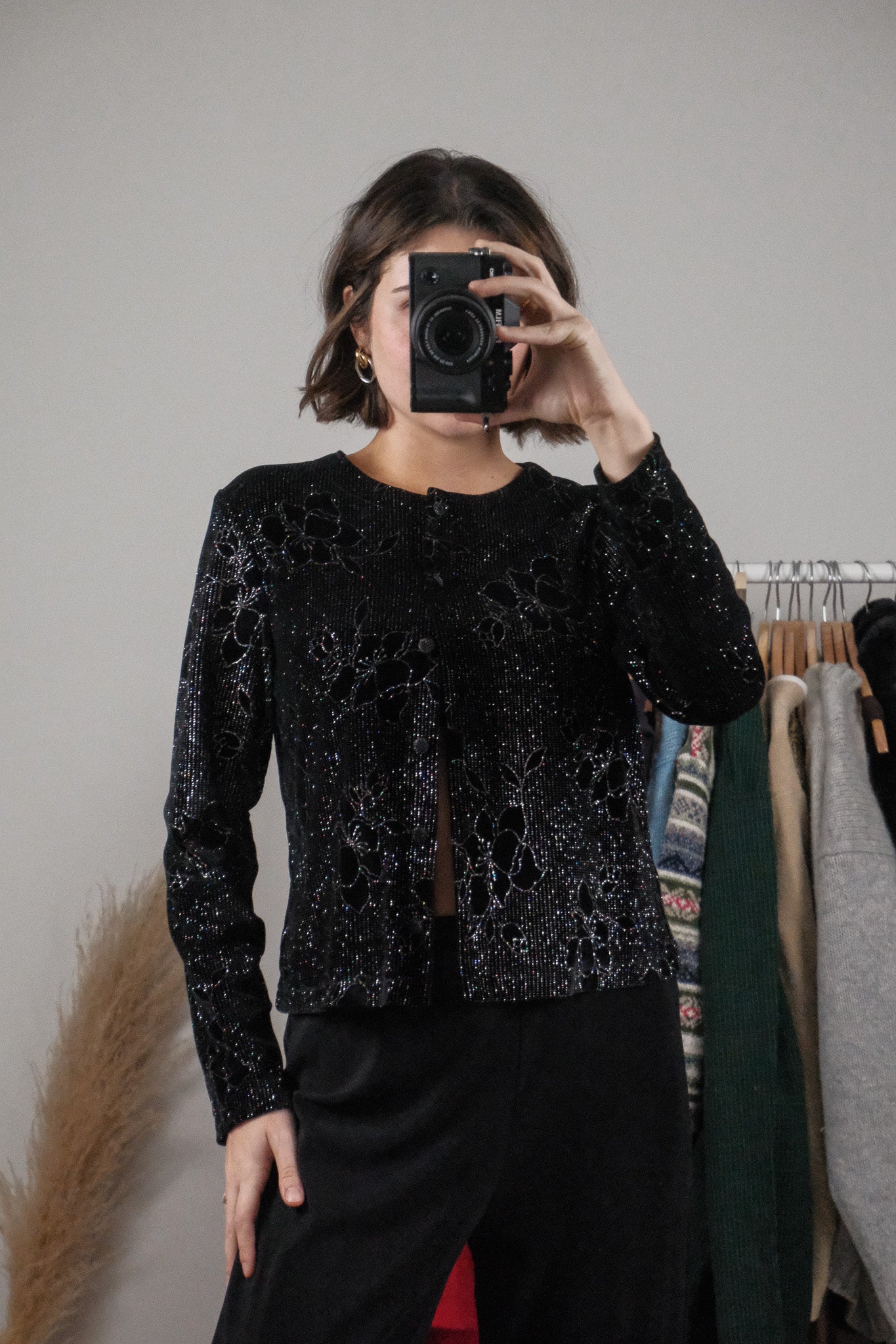 Made in Canada x Vintage x Velvet Floral Shimmer Cropped Cardigan (S)