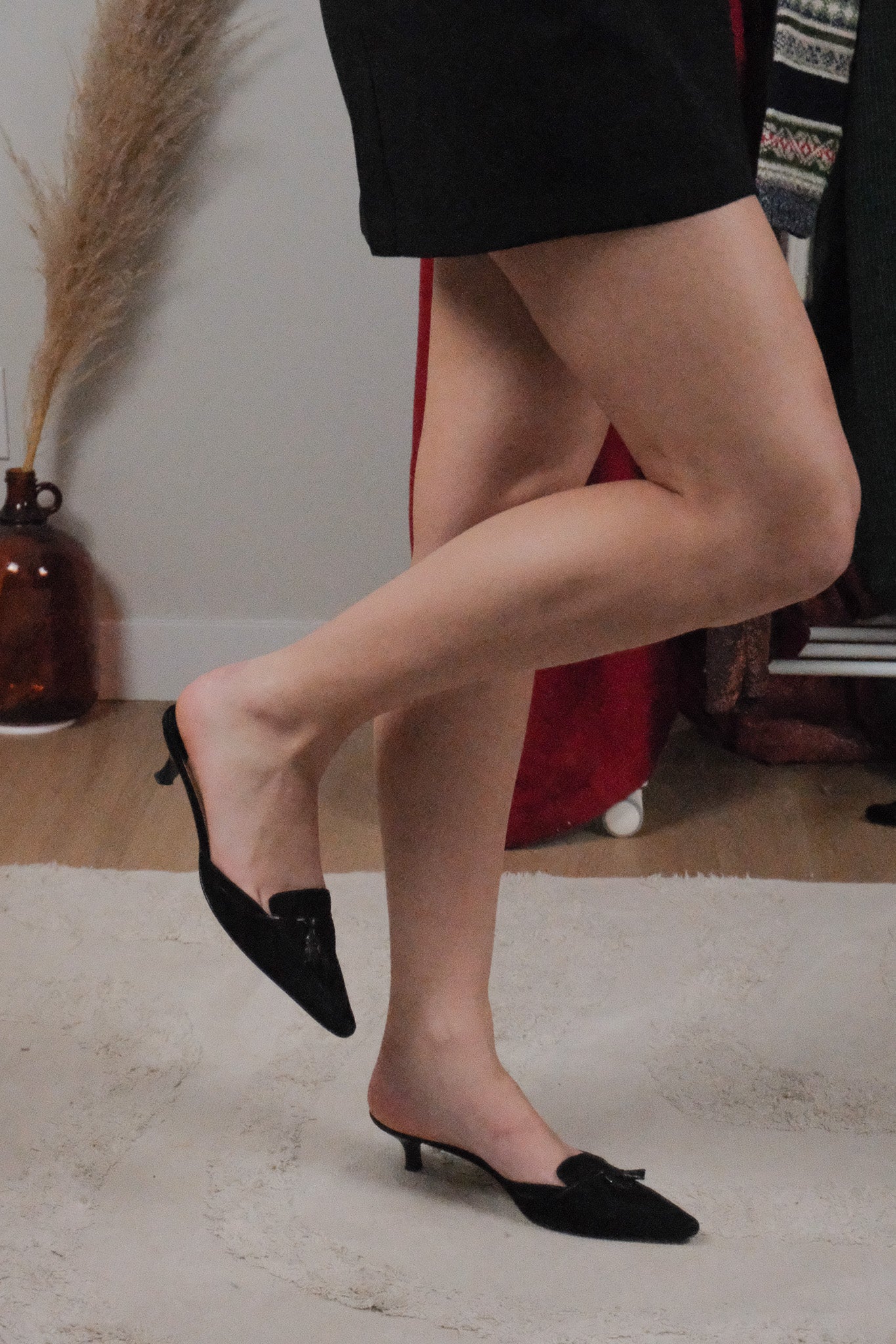 Made in Italy x Vintage x Suede Tassel Kitten Heels (7)