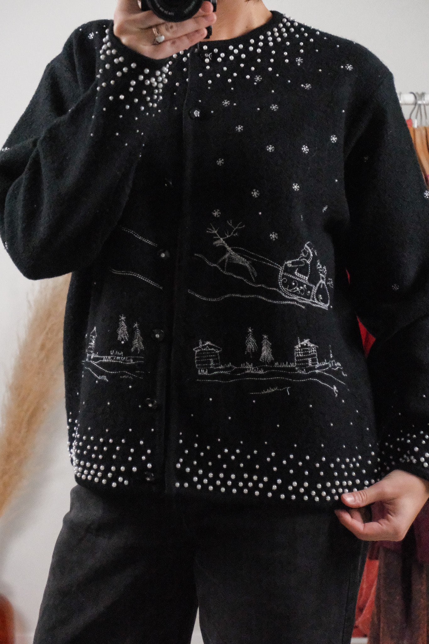 Vintage x 100% Wool Pearl/Embroidered Santa Cardigan (M)