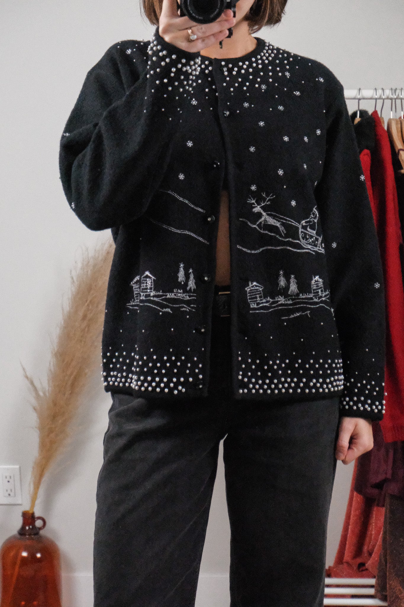 Vintage x 100% Wool Pearl/Embroidered Santa Cardigan (M)