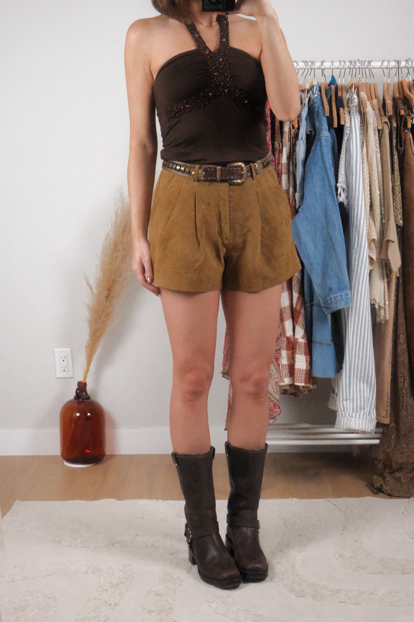 Modern x Suede Pleated Shorts (4)