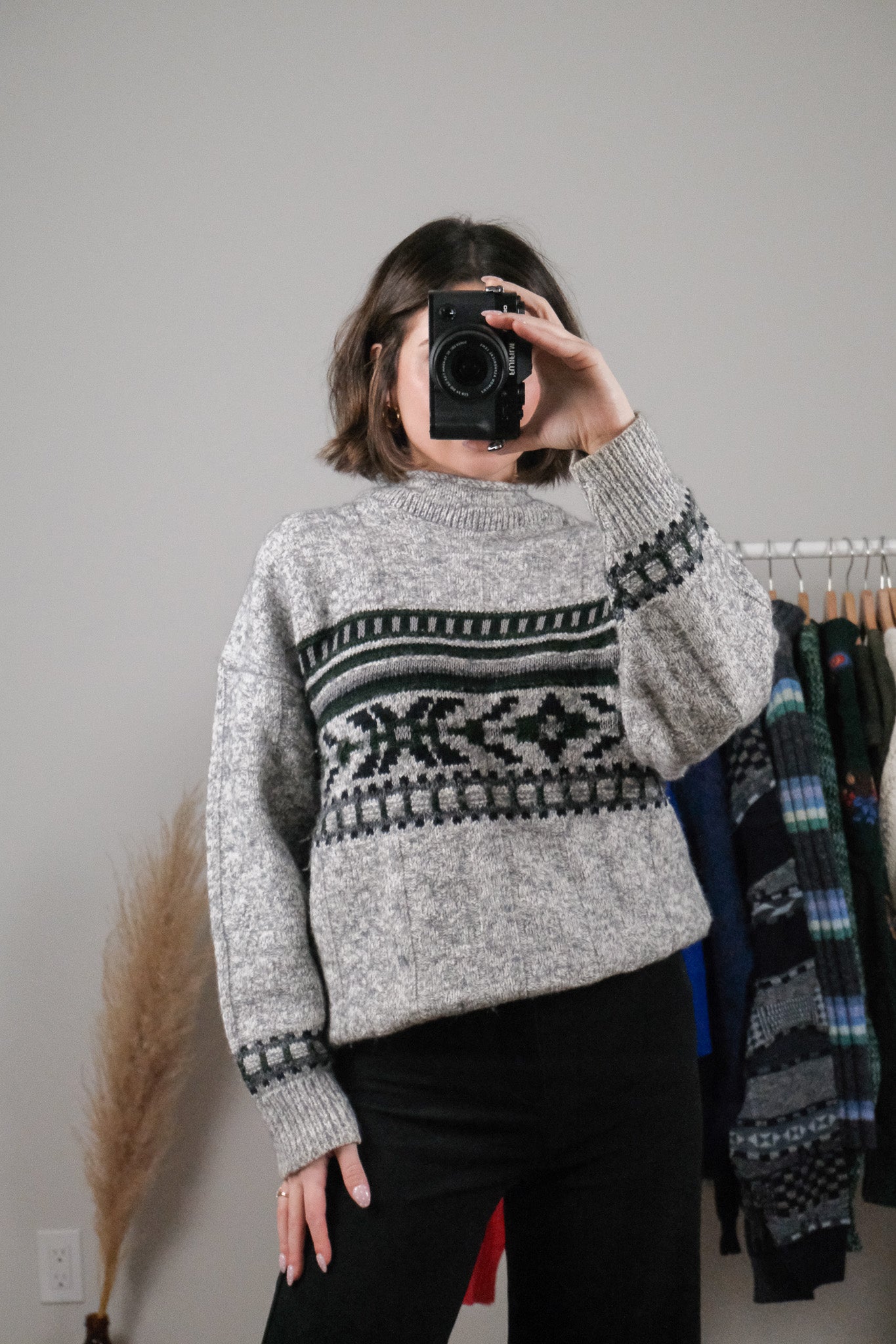 Made in Canada x Vintage x Wool Blend Patterned Roll Neck Sweater (M/L)