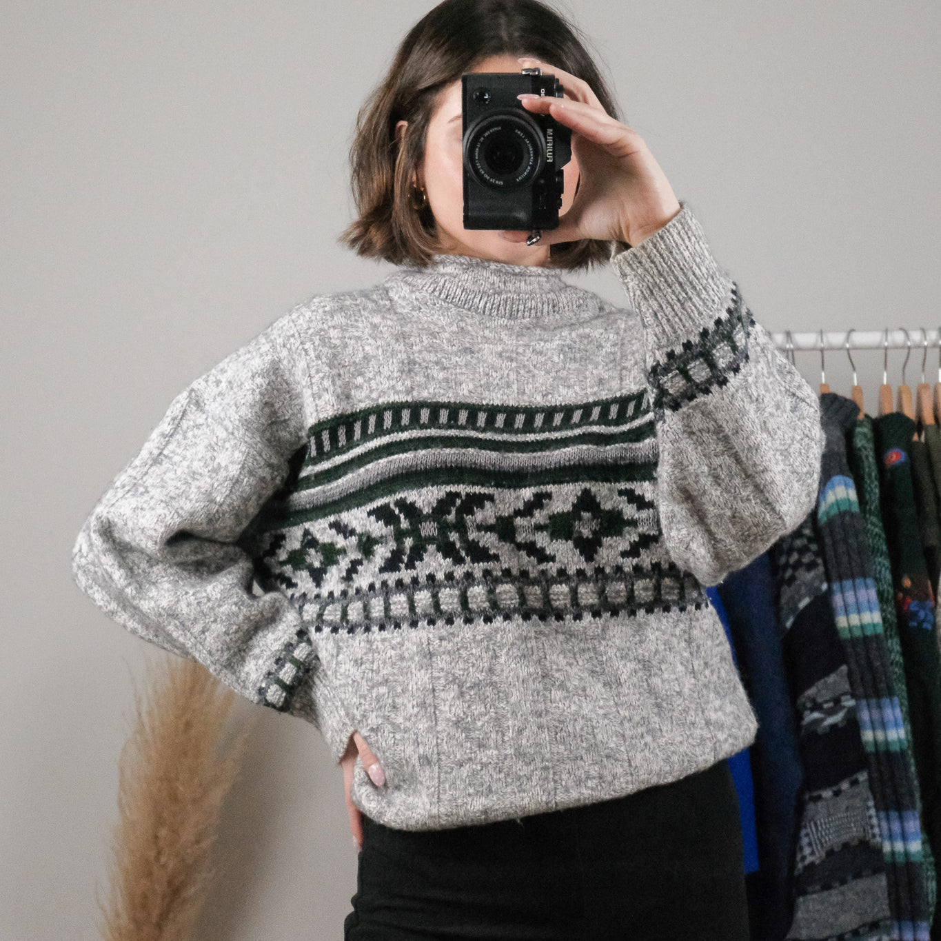 Made in Canada x Vintage x Wool Blend Patterned Roll Neck Sweater (M/L)