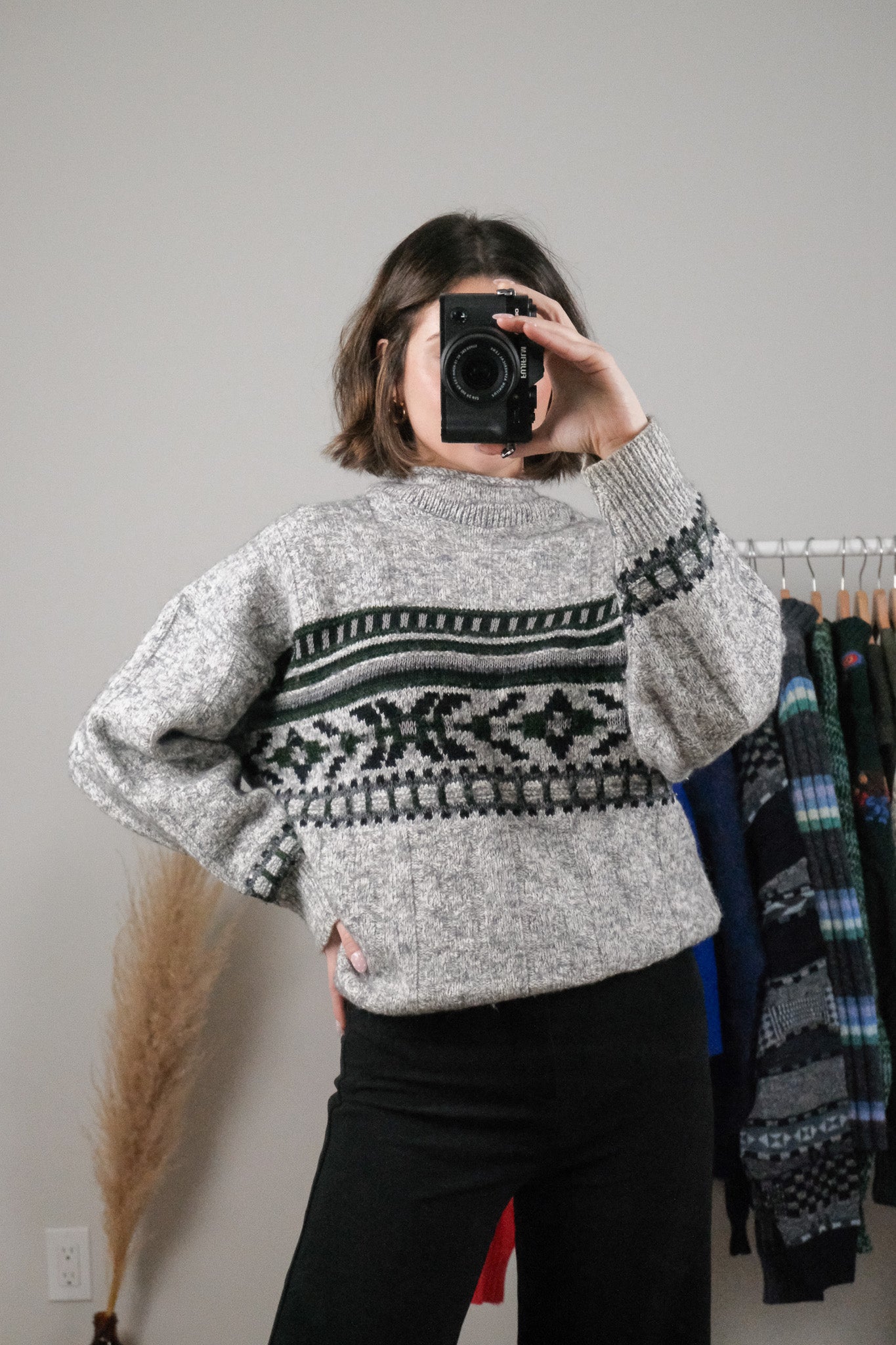 Made in Canada x Vintage x Wool Blend Patterned Roll Neck Sweater (M/L)