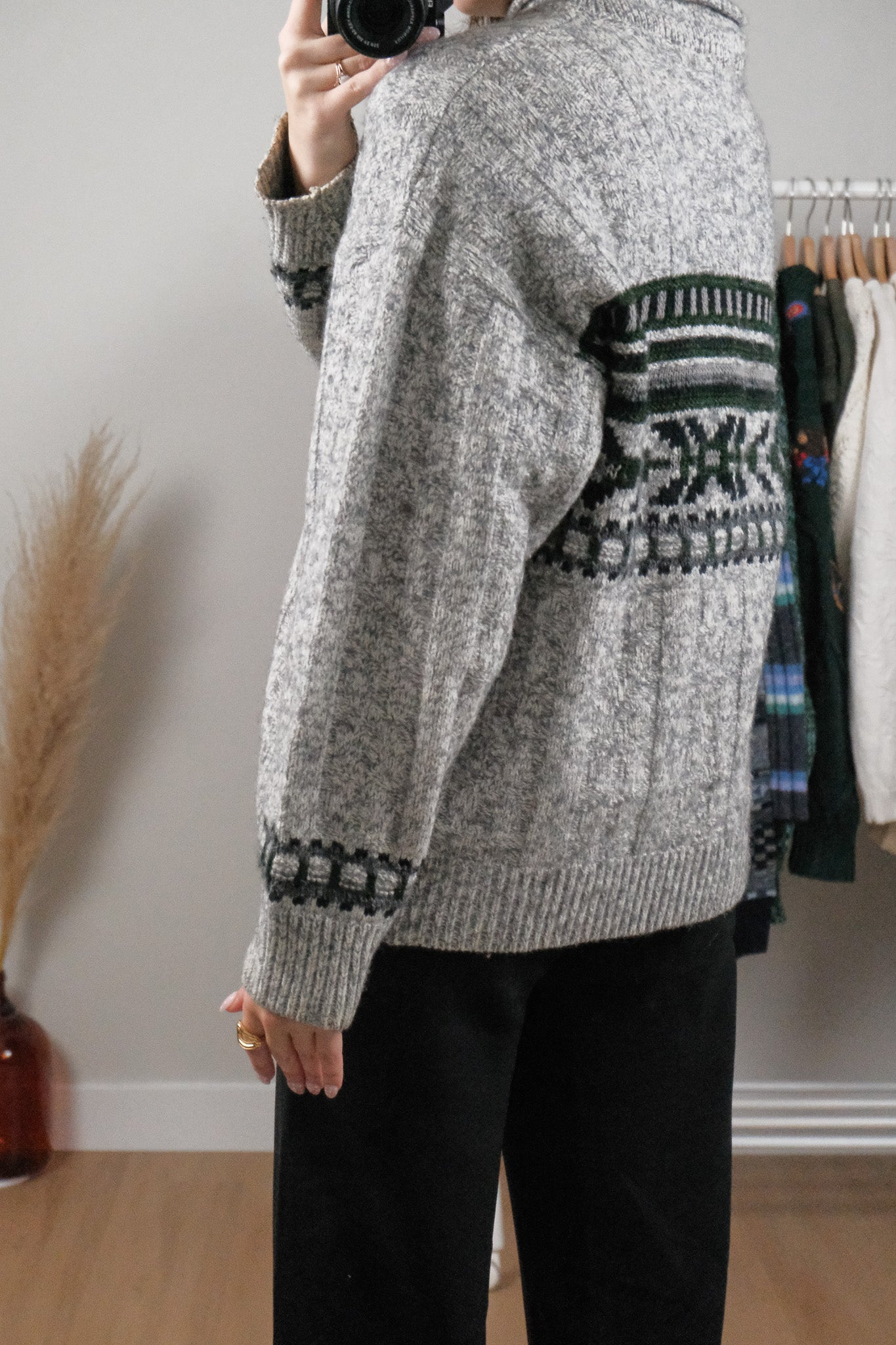 Made in Canada x Vintage x Wool Blend Patterned Roll Neck Sweater (M/L)