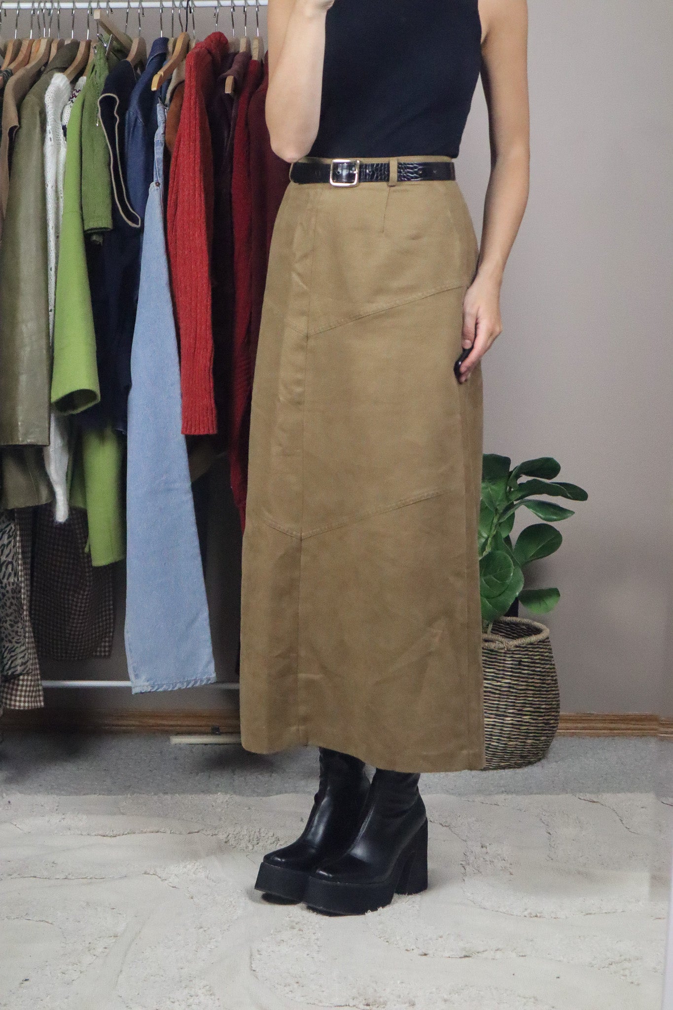 Made in Canada x Vintage x Faux Suede Maxi Skirt (12)