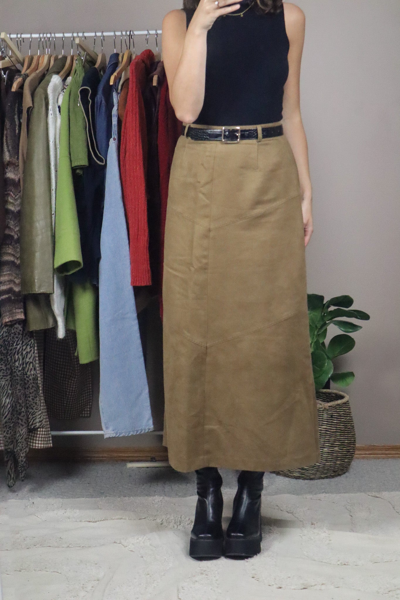 Made in Canada x Vintage x Faux Suede Maxi Skirt (12)
