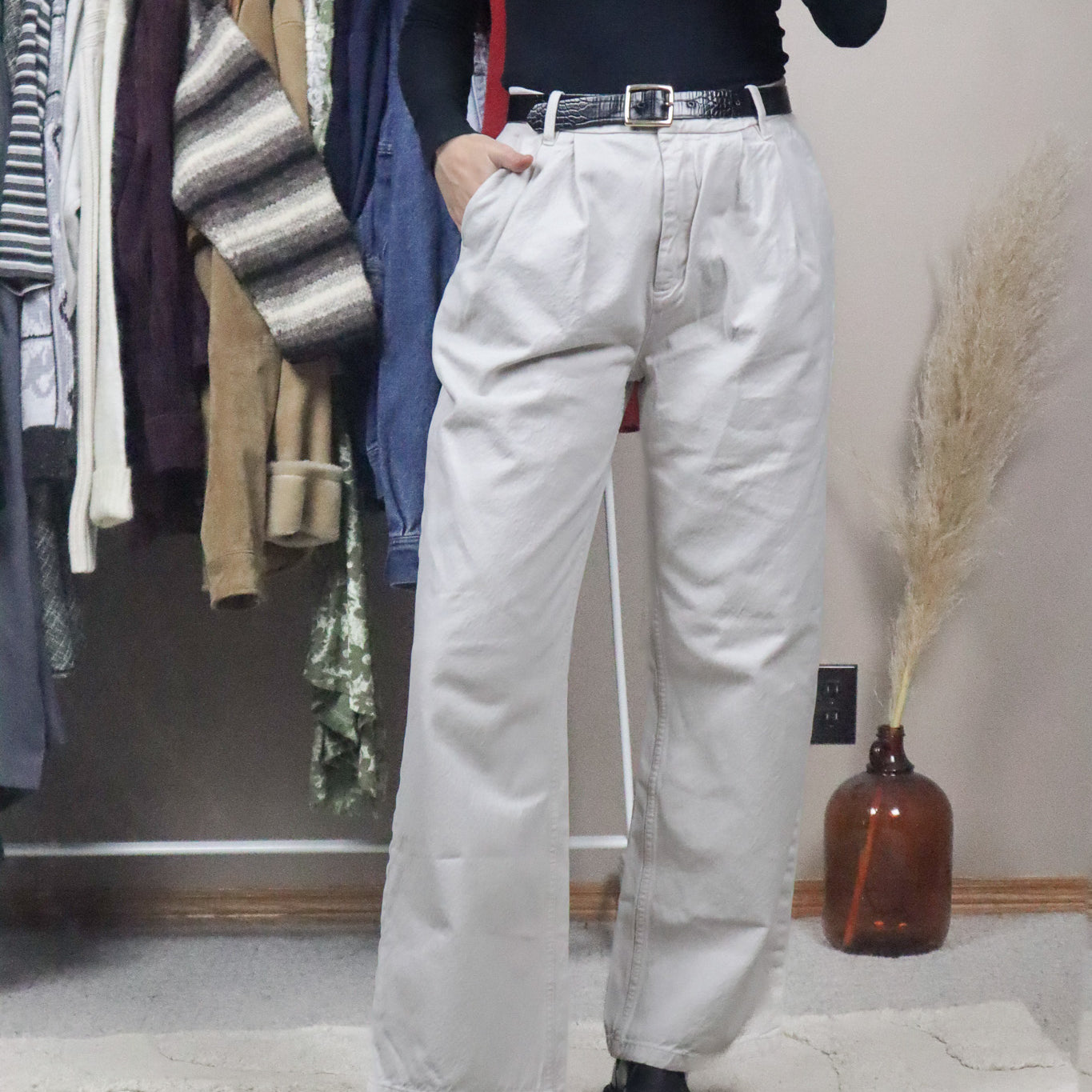 Modern x Pleated Pants (8)