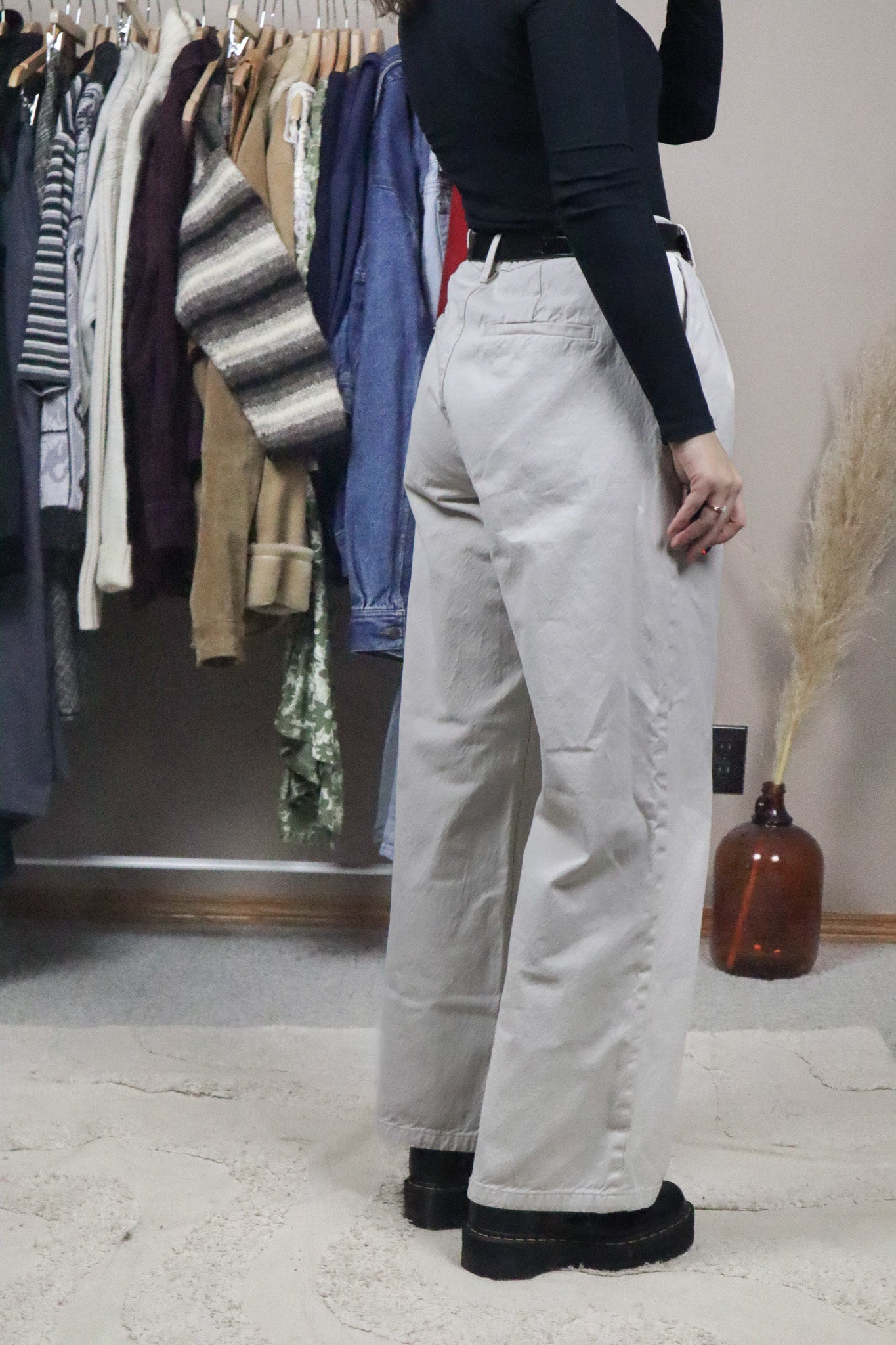 Modern x Pleated Pants (8)