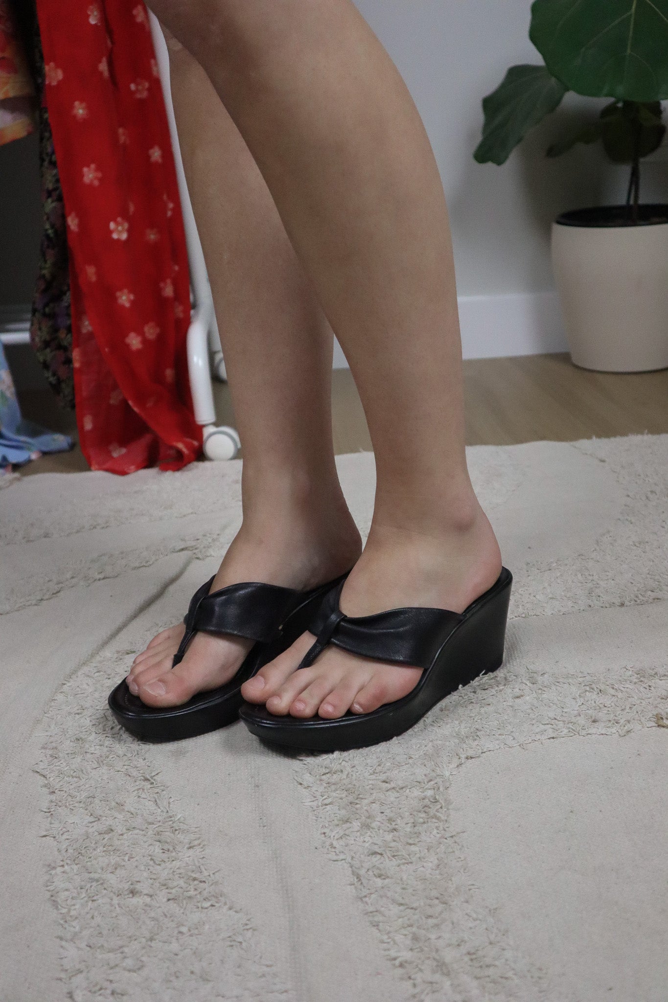 Vintage x Nine West Leather Platform Flip Flops (7/7.5)