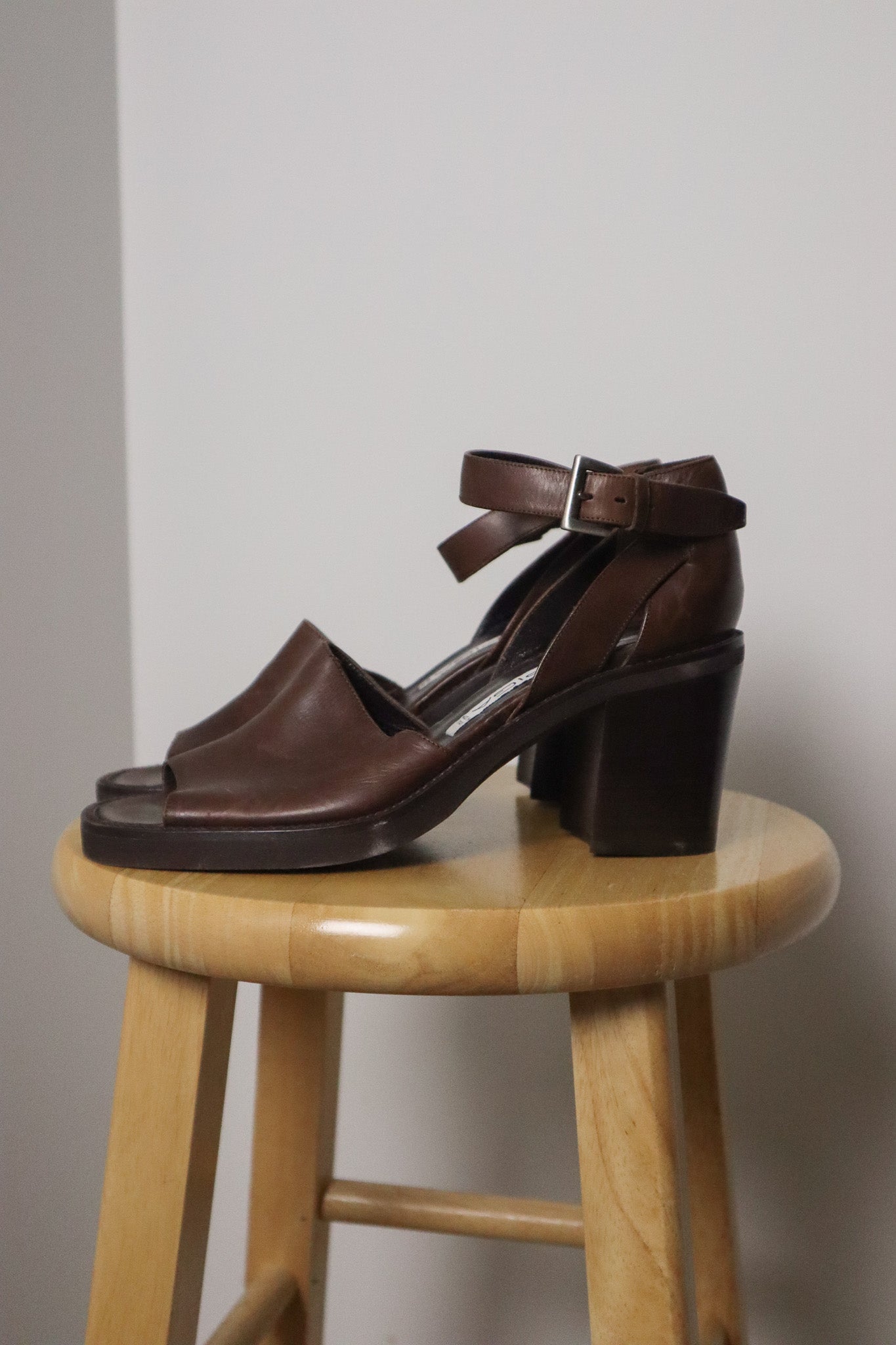 Made in Italy x Leather x Heels (6)