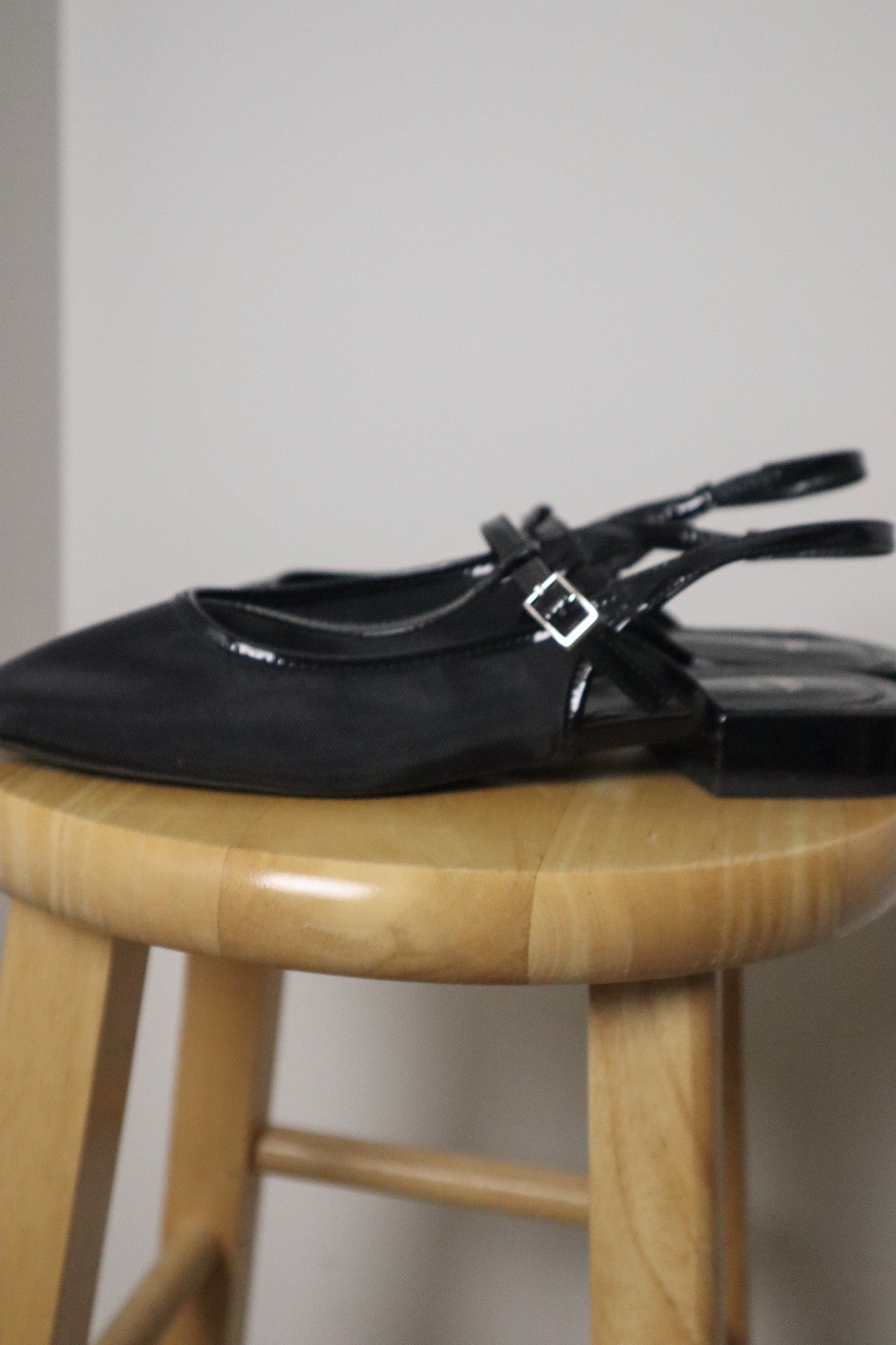 Modern x Mesh Flats (8.5/9)