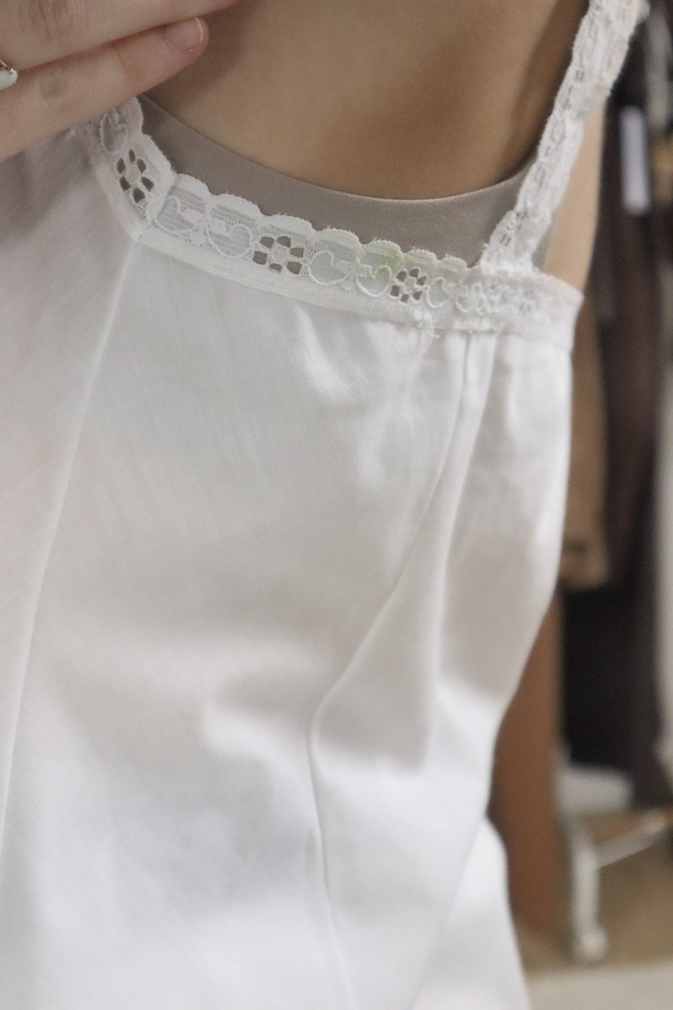 Made in Canada x Vintage x Eyelet Button Up Tank (M)