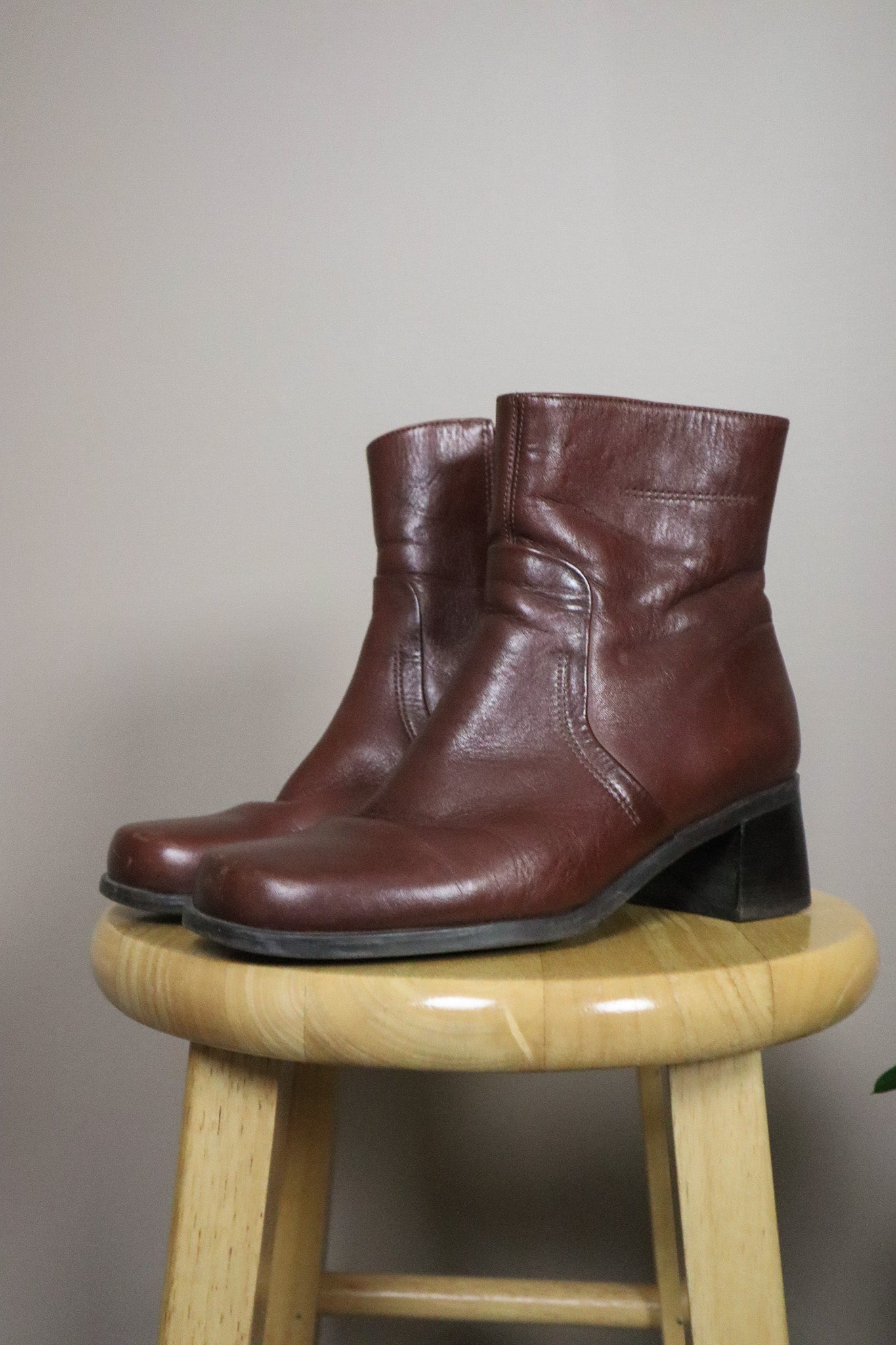 Vintage x Leather Boots (6.5)