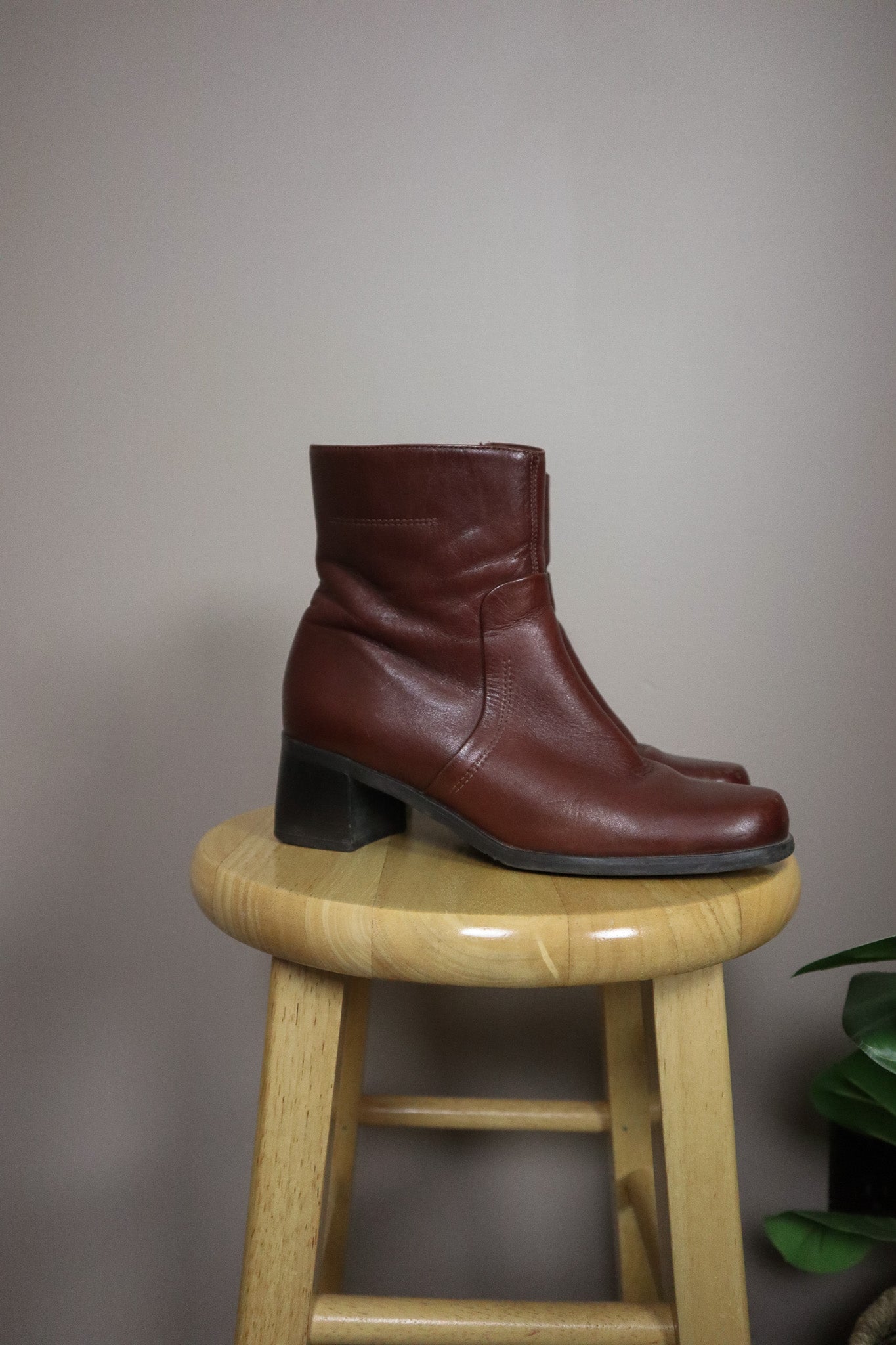 Vintage x Leather Boots (6.5)