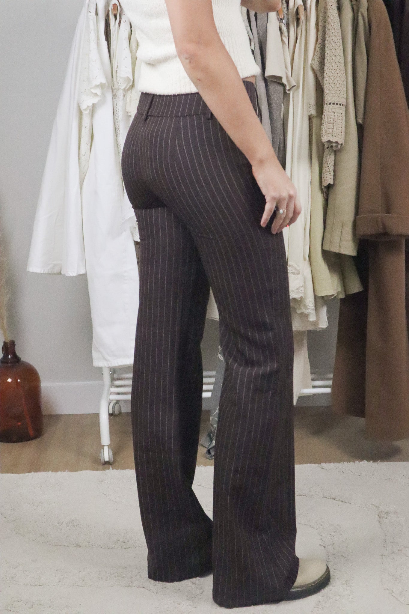 Modern x Pinstrip Low-Rise Pants (4)