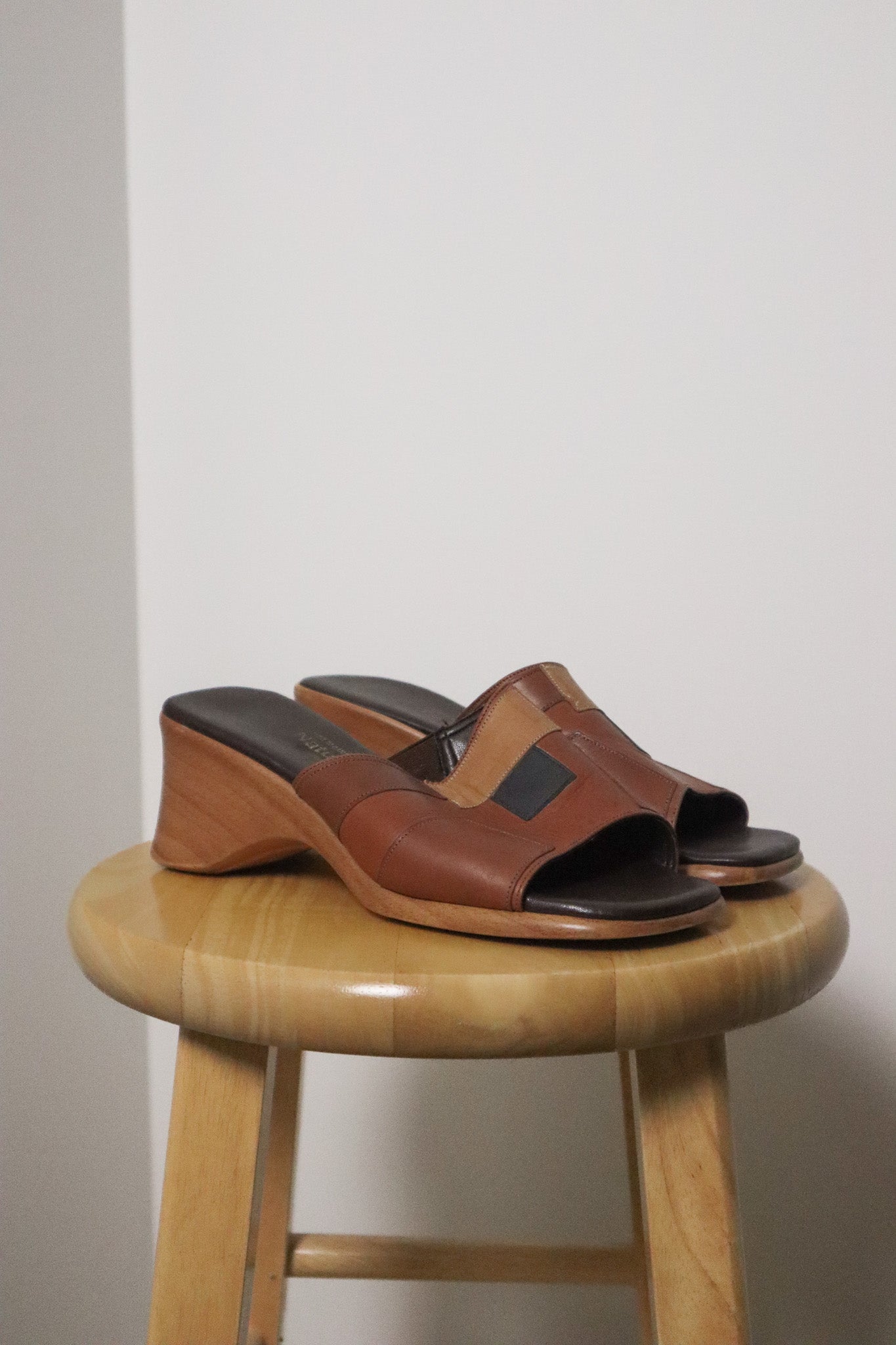 Made in Canada x Vintage x Leather Patchwork Sandals (7-7.5)