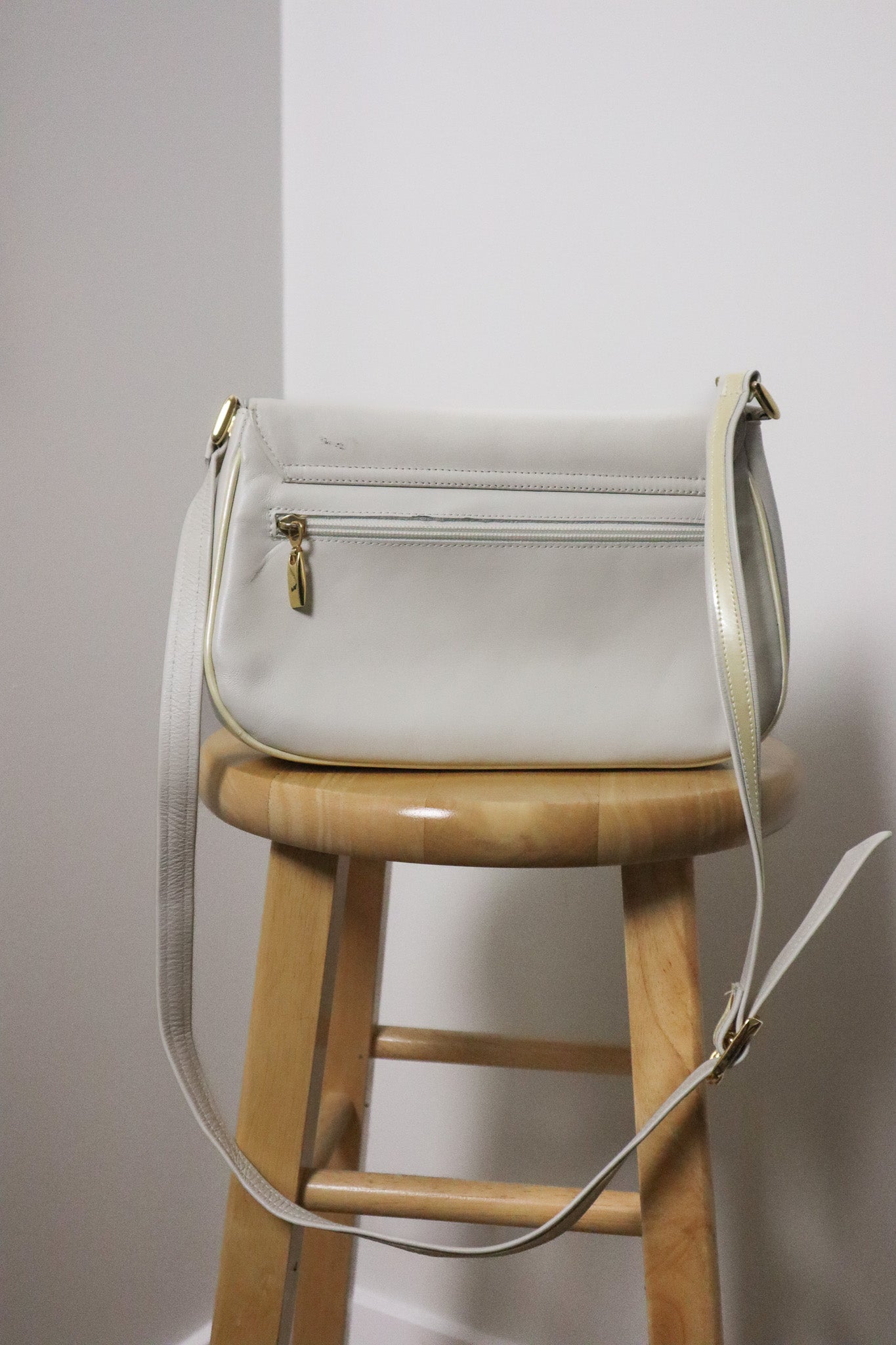 Made in Canada x Vintage x Cross Body Purse
