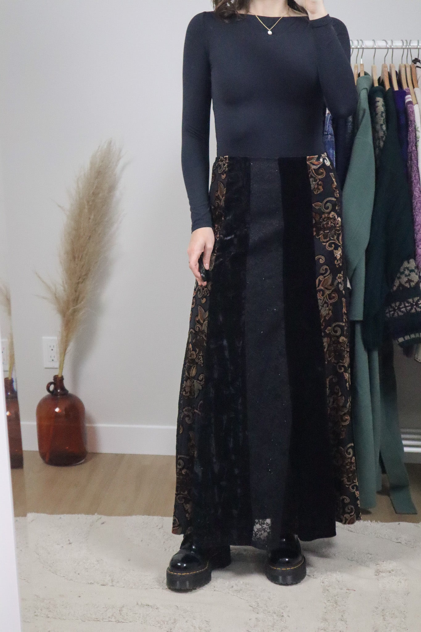 Made in Canada x Vintage x Velvet & Lace Maxi Skirt (M)