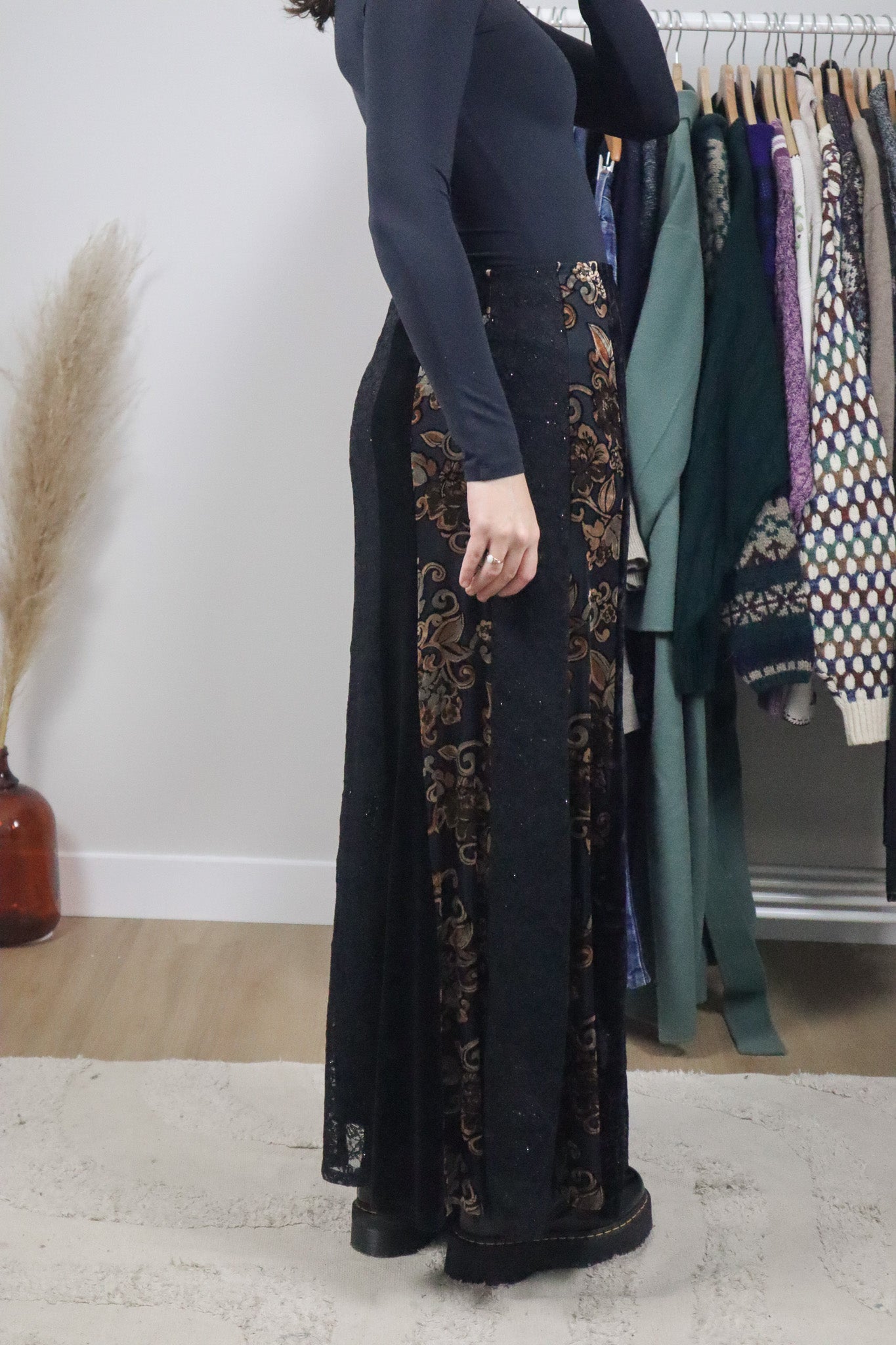 Made in Canada x Vintage x Velvet & Lace Maxi Skirt (M)