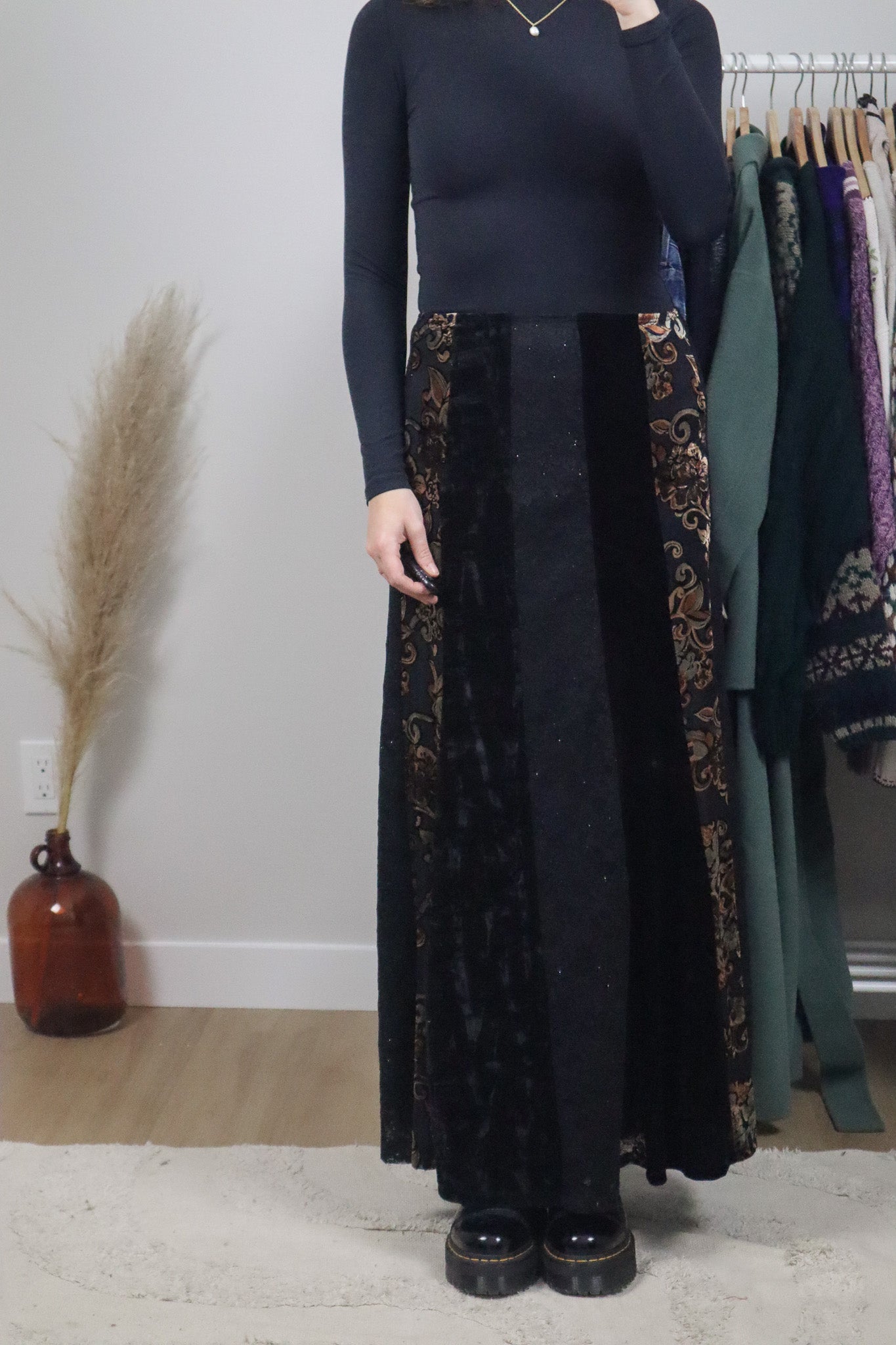 Made in Canada x Vintage x Velvet & Lace Maxi Skirt (M)