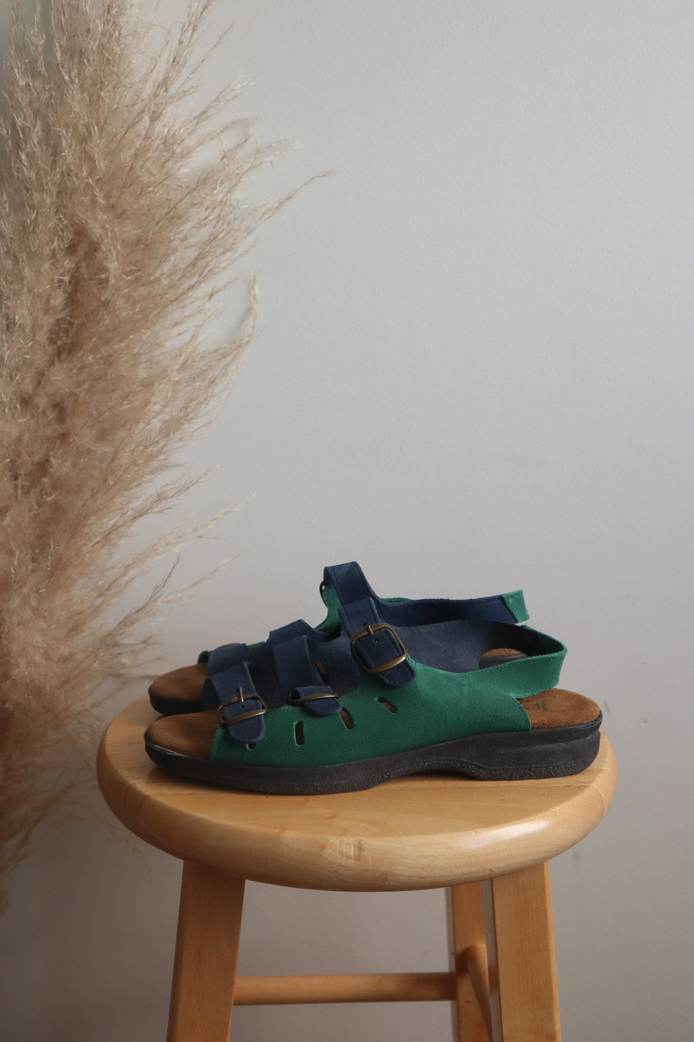 Made in Italy x Vintage x Tow-Toned Suede Sandals (7.5/8)