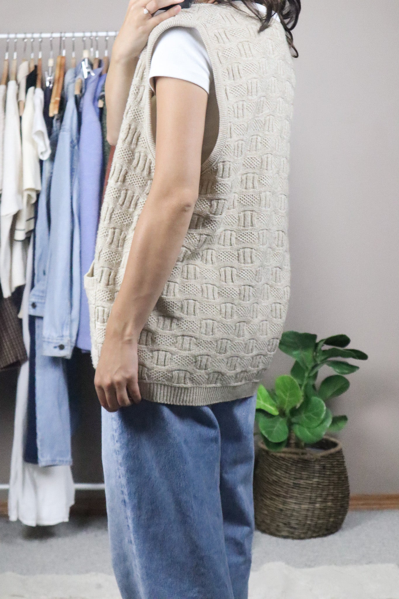 Made in Canada x Vintage x Knit Vest (XL)