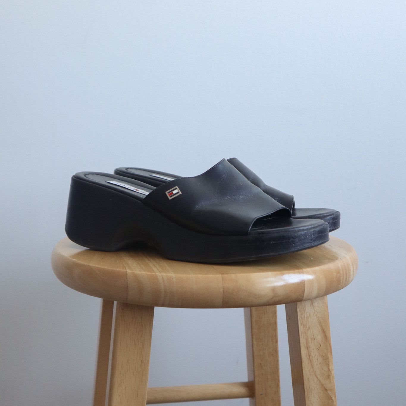 Vintage x Tommy Hilfiger Leather Slides (7)