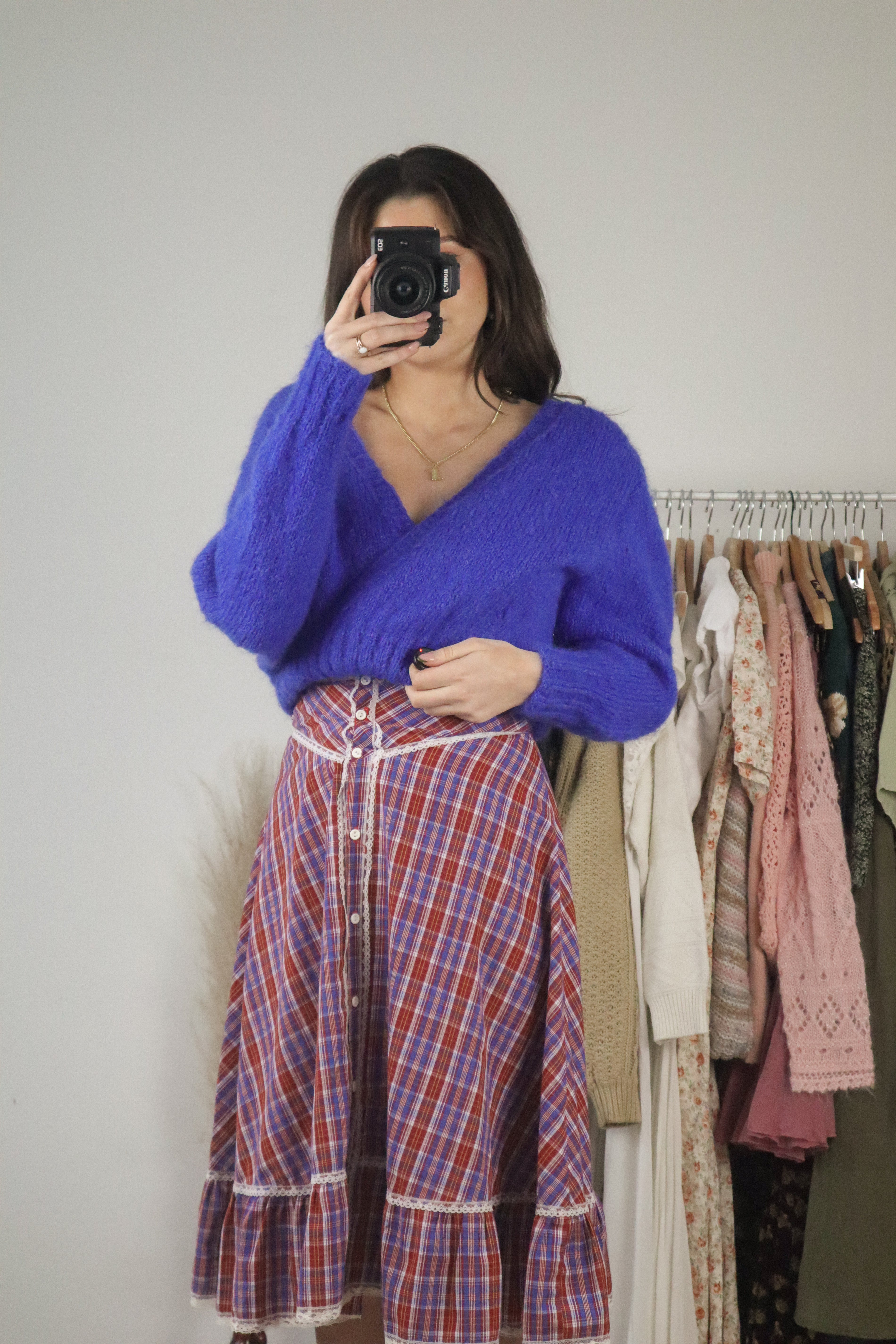 Handknit x Wool Blend V-Neck Sweater (S/M)