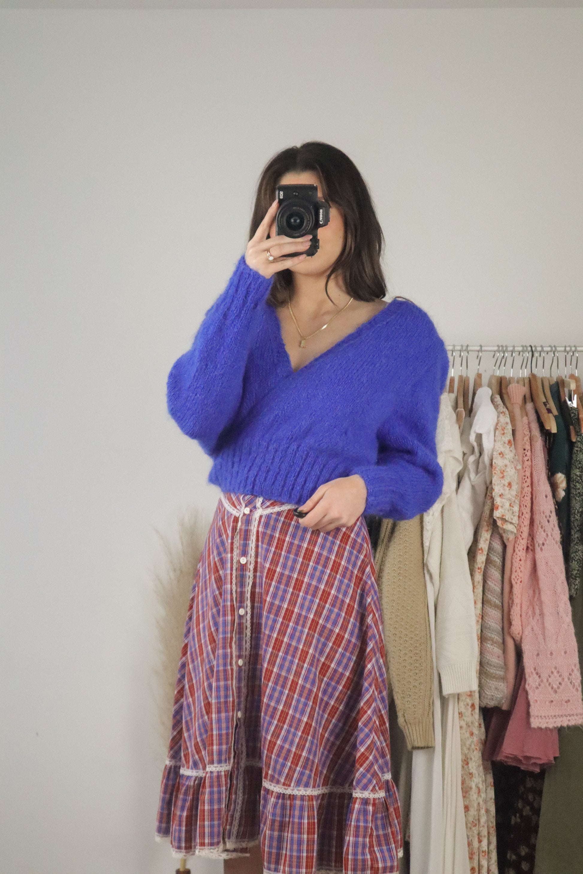 Handknit x Wool Blend V-Neck Sweater (S/M)