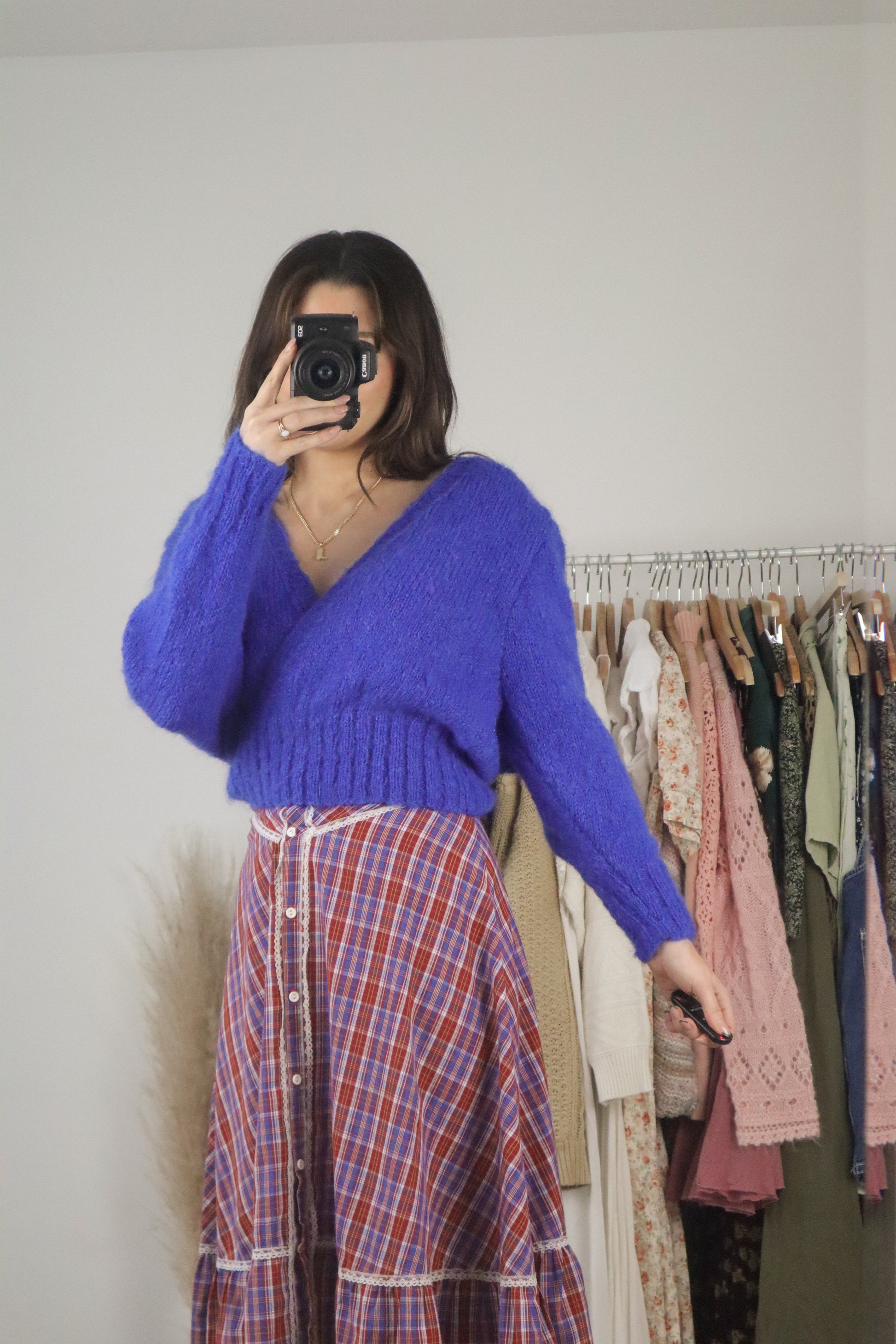 Handknit x Wool Blend V-Neck Sweater (S/M)