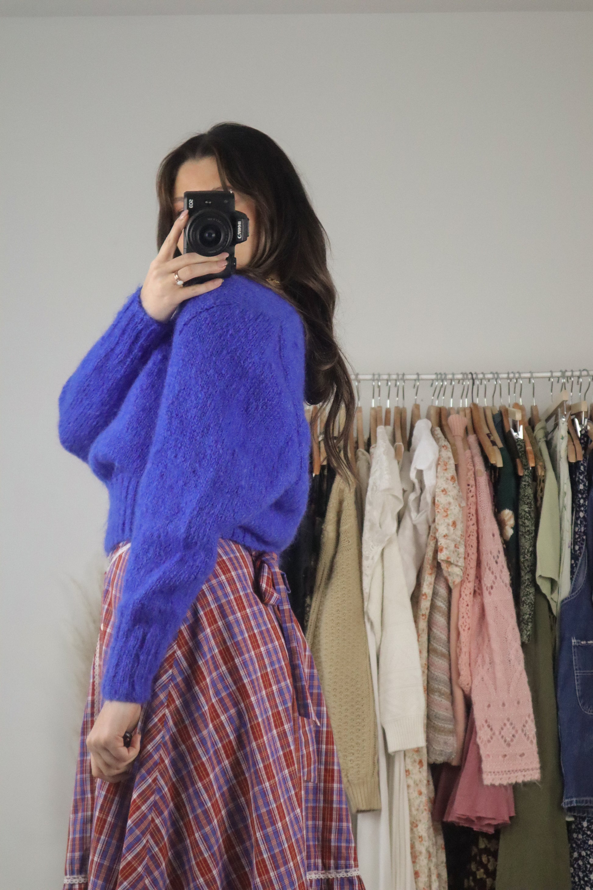 Handknit x Wool Blend V-Neck Sweater (S/M)