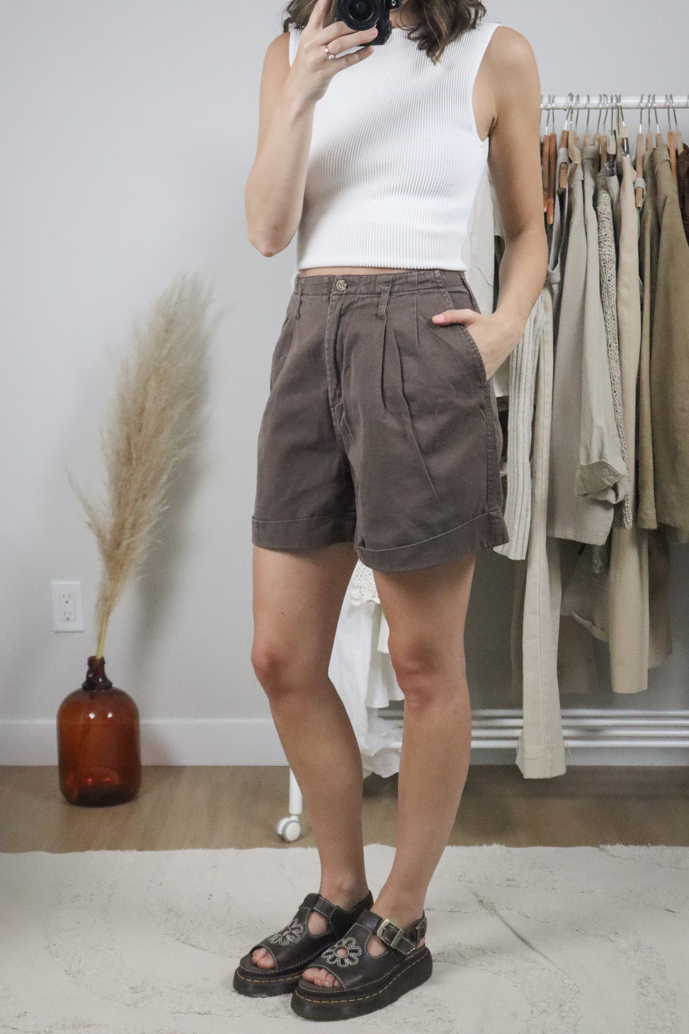 Vintage x Cotton Pleated Cuffed Shorts (12)